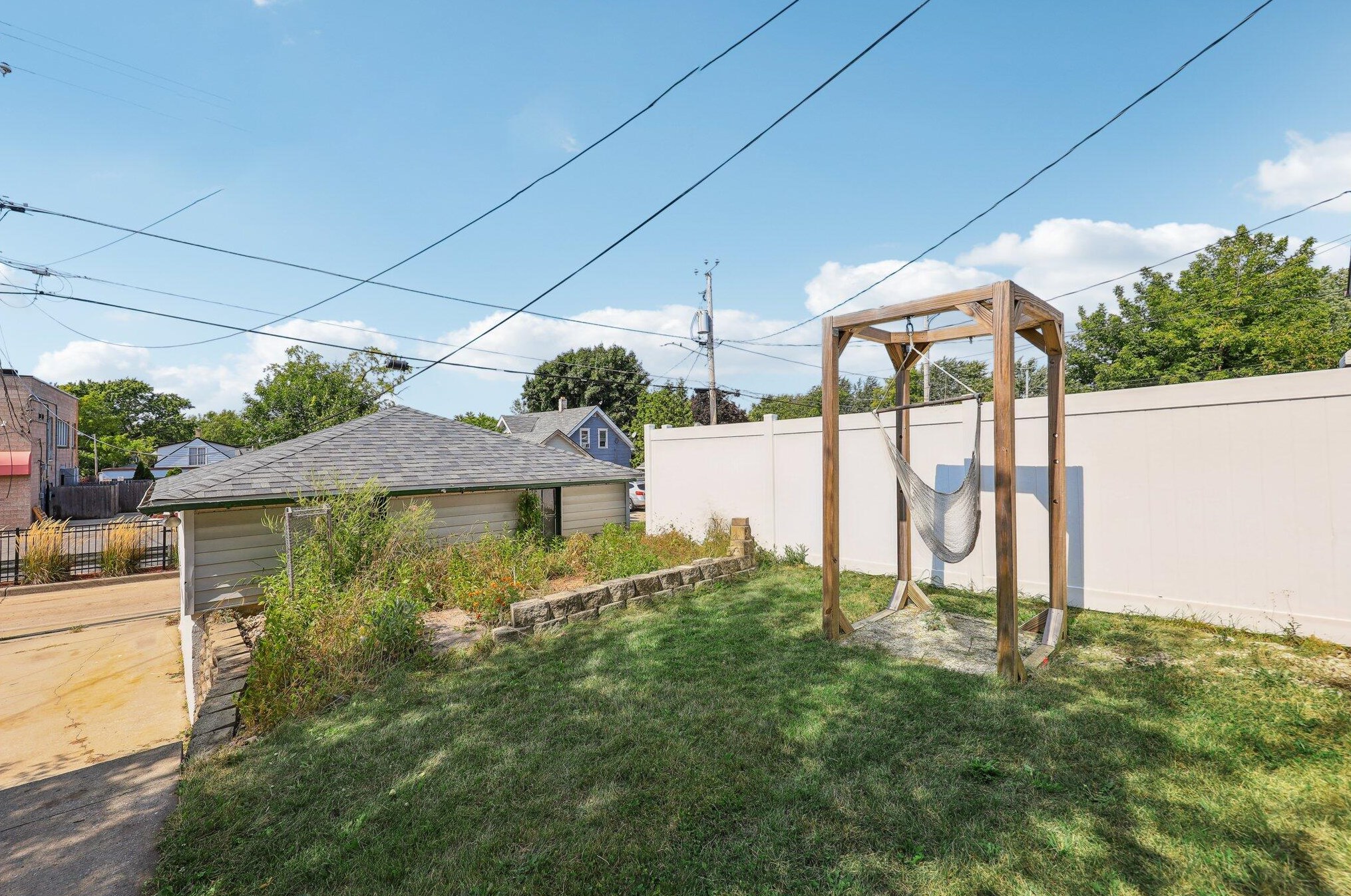 2261 75th St, Milwaukee WI 53213-3517 exterior