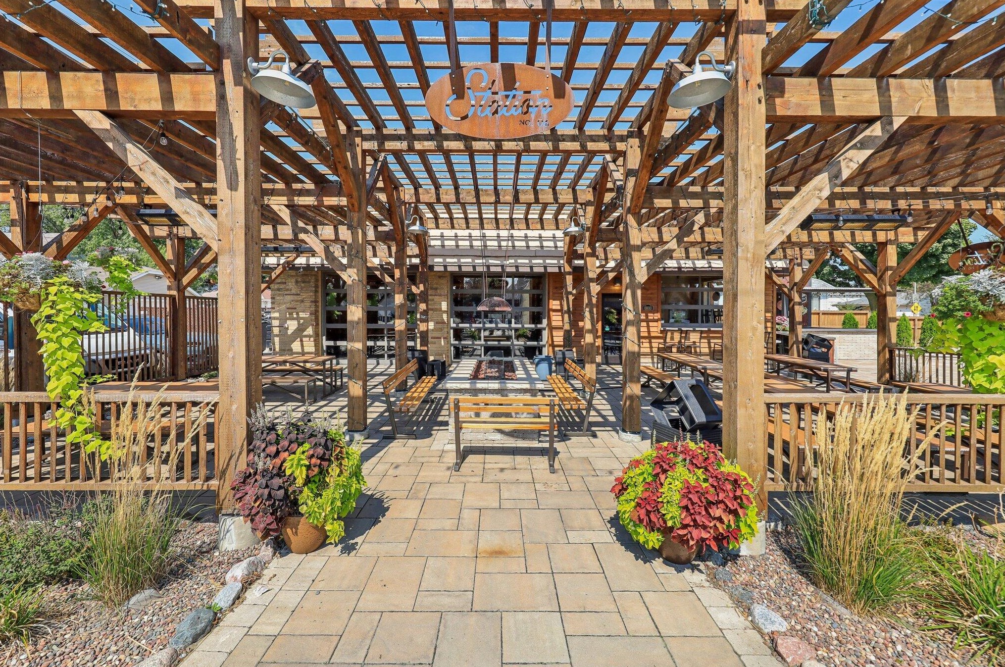 2261 75th St, Milwaukee WI 53213-3517 exterior