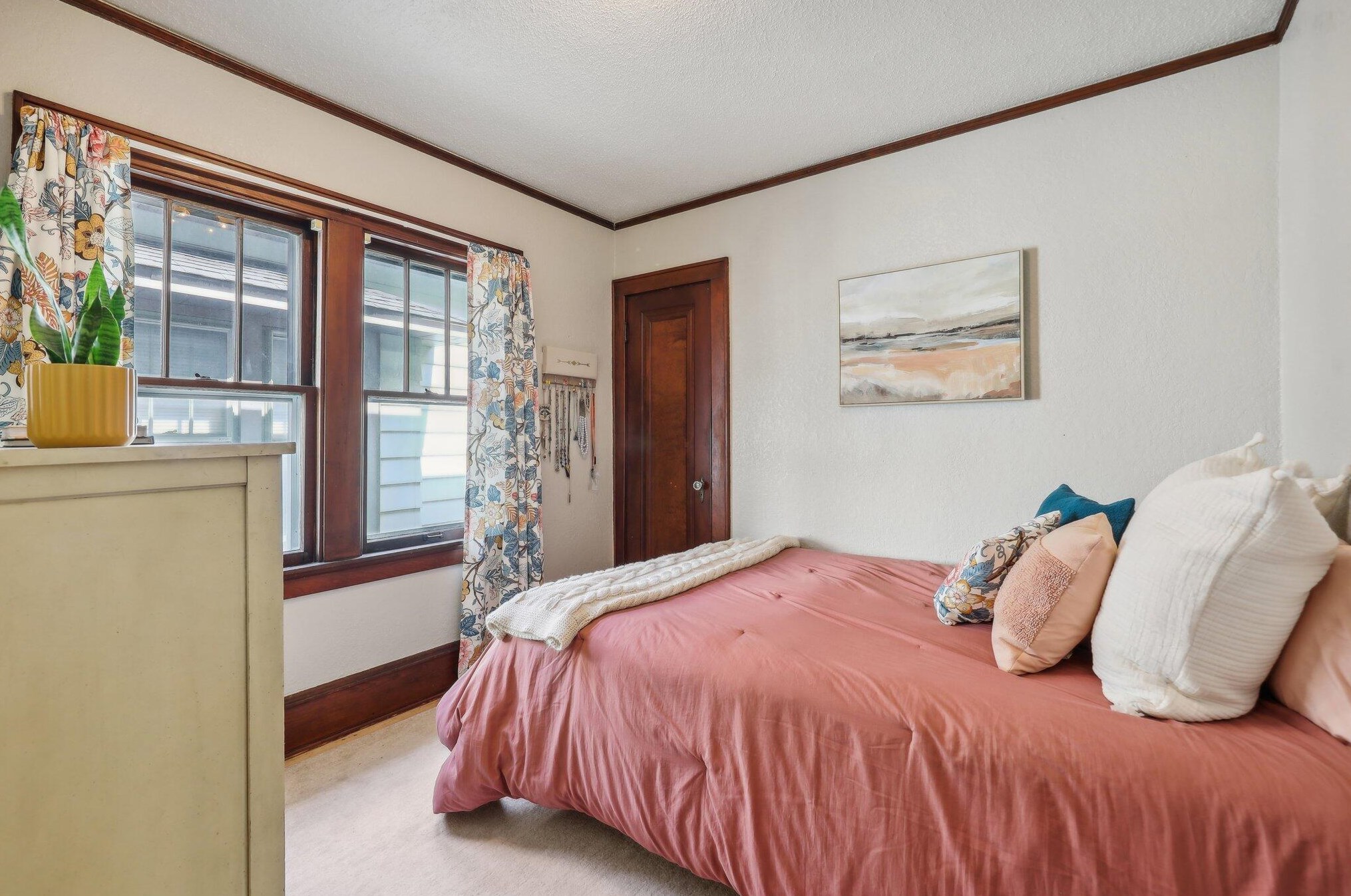 2261 75th St, Milwaukee WI 53213-3517 exterior