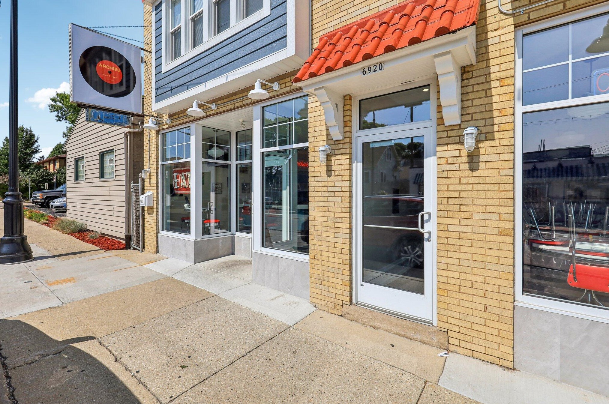 2261 75th St, Milwaukee WI 53213-3517 exterior