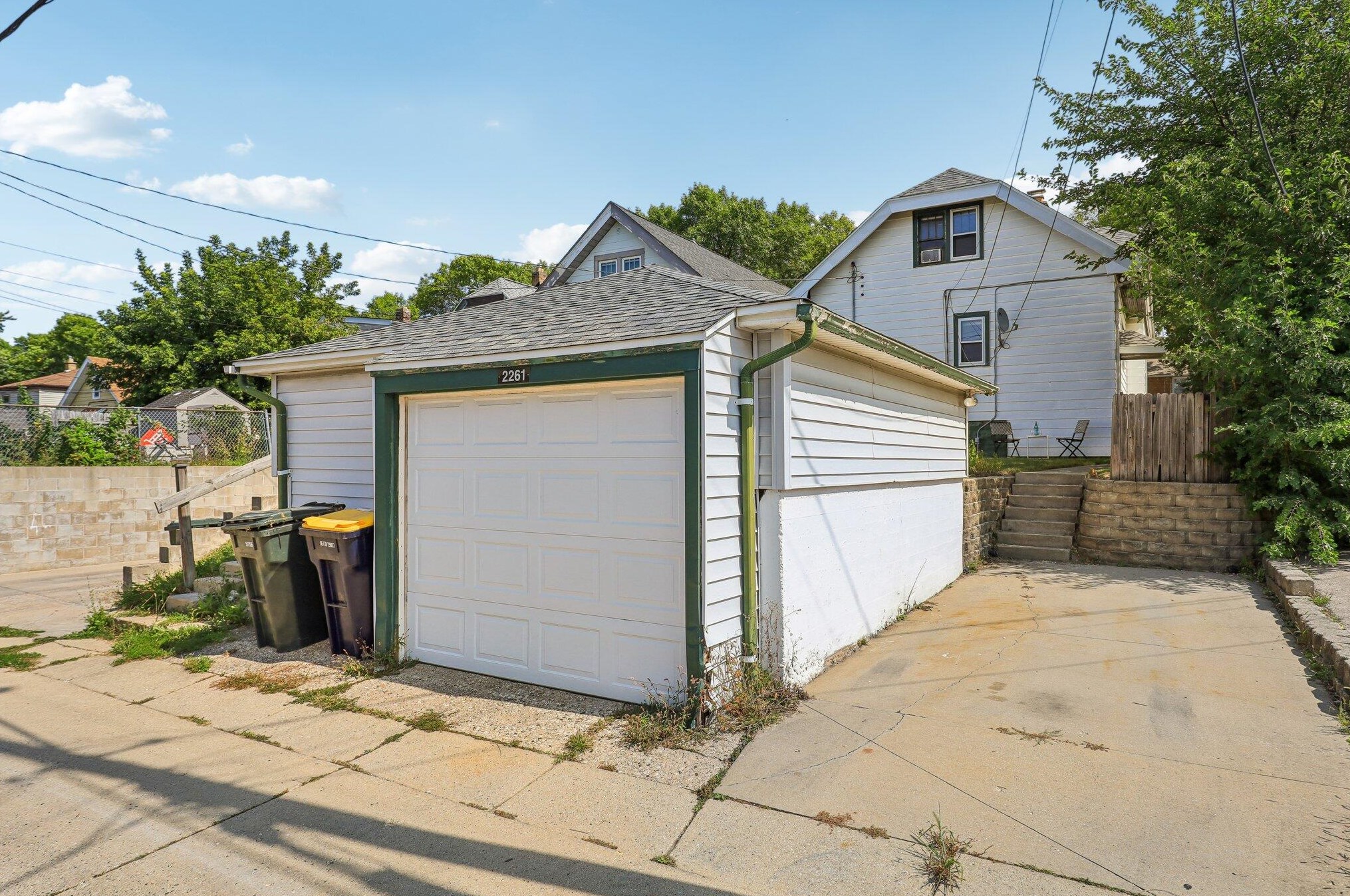 2261 75th St, Milwaukee WI 53213-3517 exterior