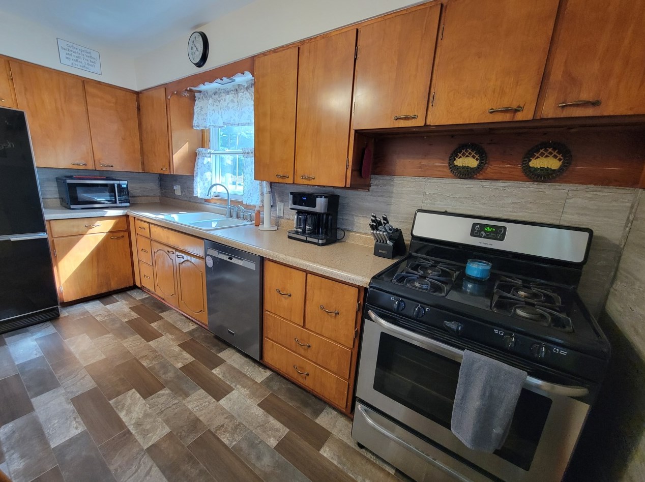 496 Alice St, Lyons, WI 53105