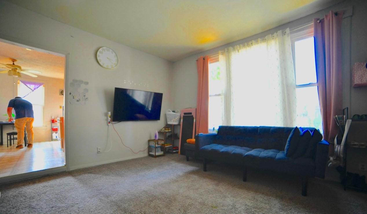 1901 30, Milwaukee WI 53215-2432 exterior