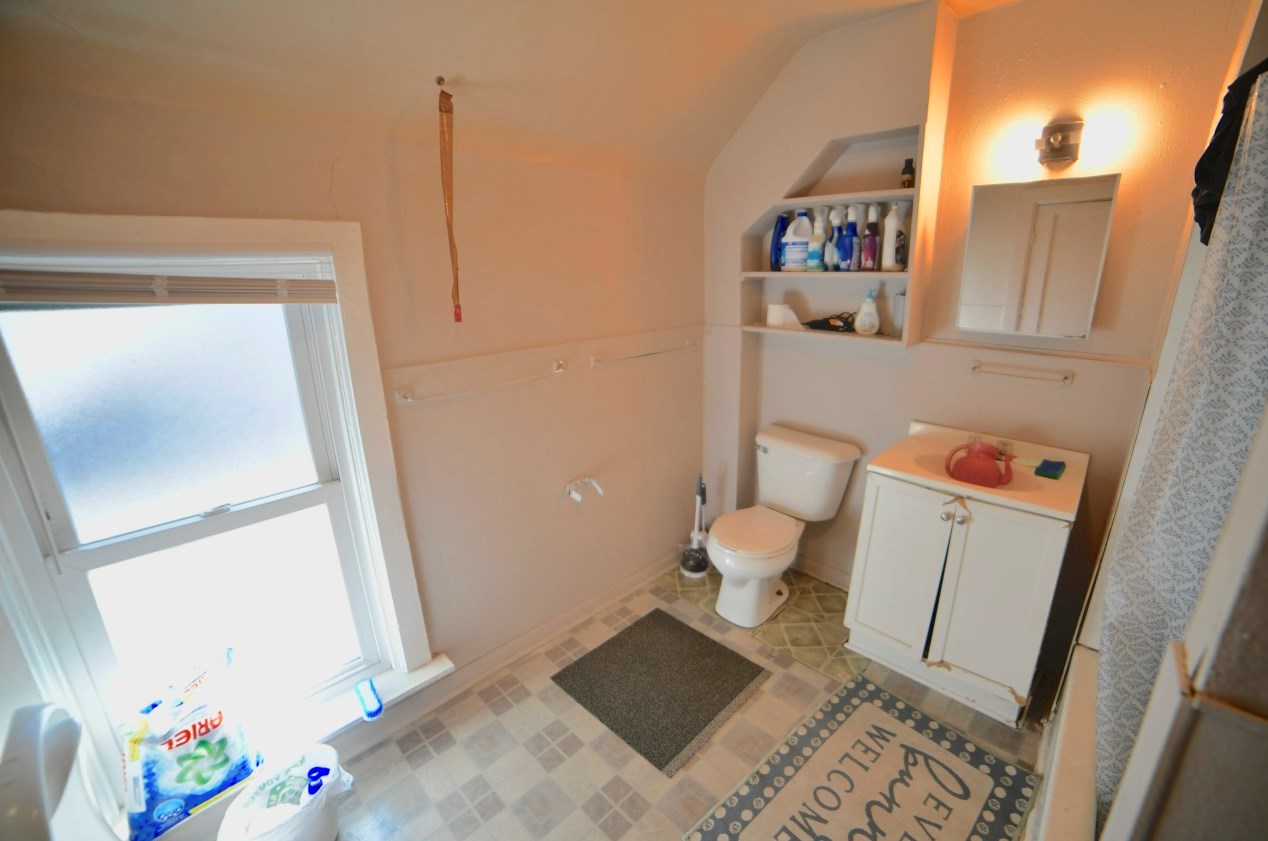 1901 30, Milwaukee WI 53215-2432 exterior