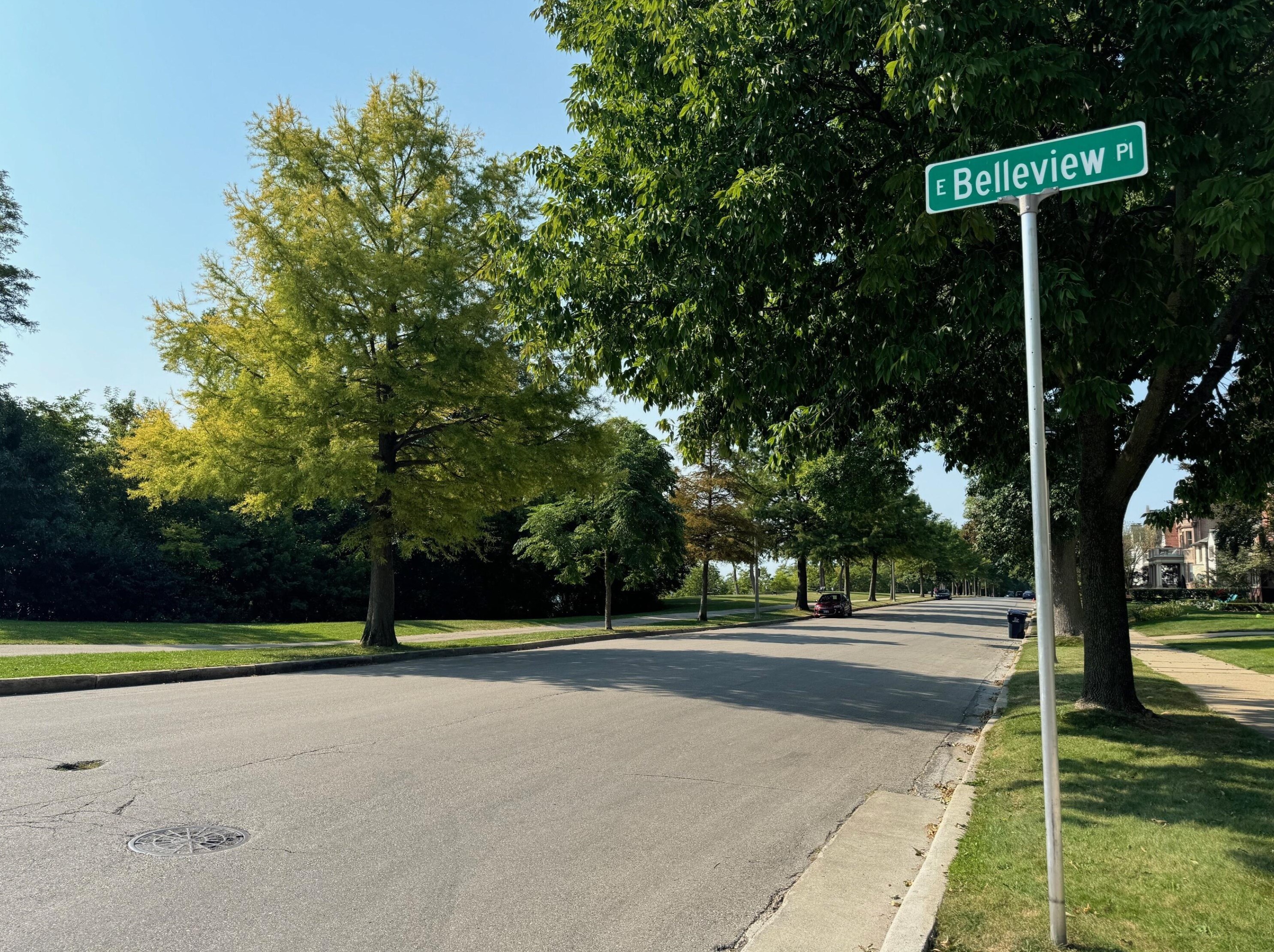 2709 Belleview Pl, Milwaukee WI  53211-3831 exterior