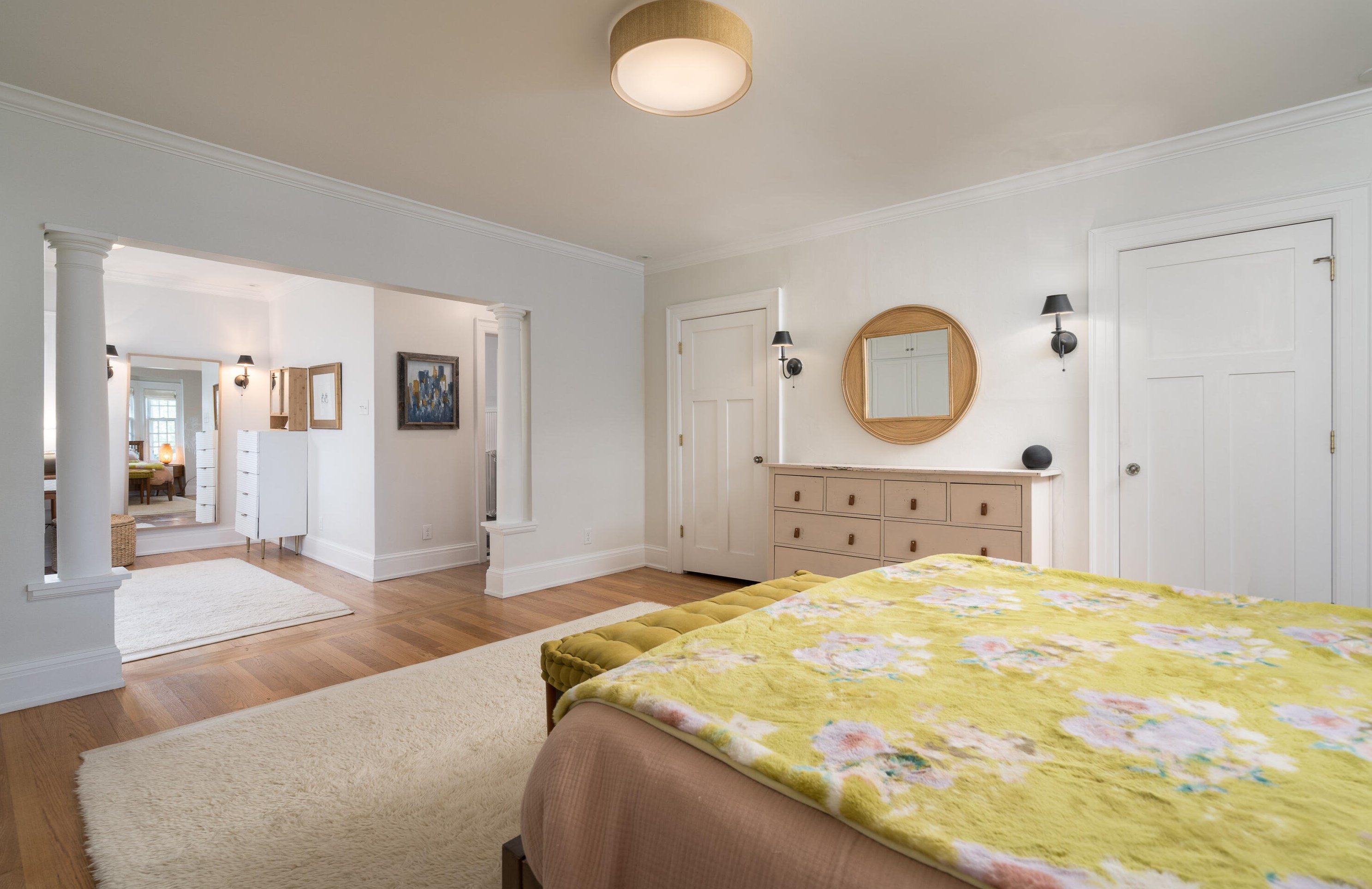 2709 Belleview Pl, Milwaukee WI  53211-3831 exterior