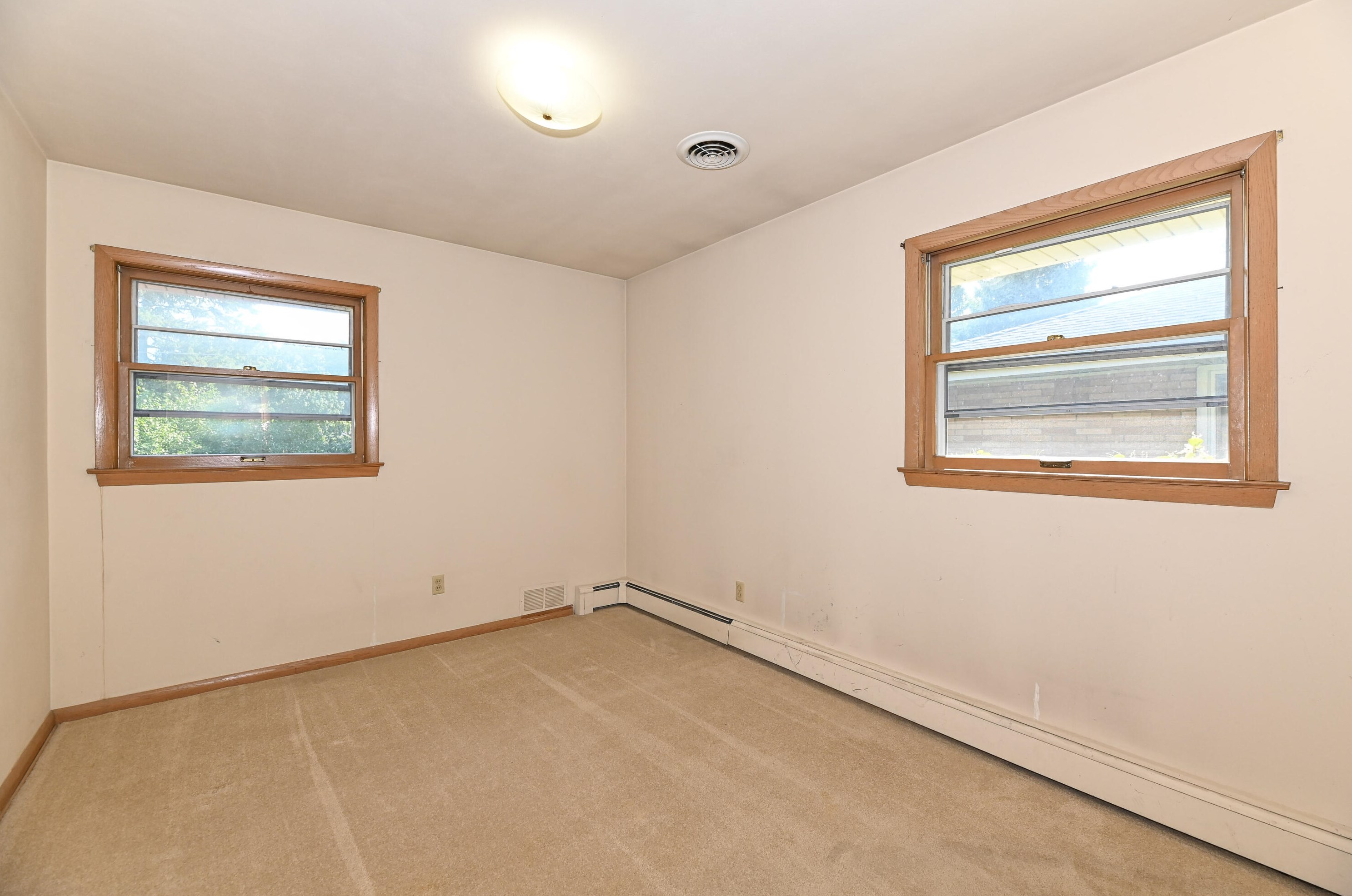 2640 52nd St, Milwaukee WI  53219-2281 exterior