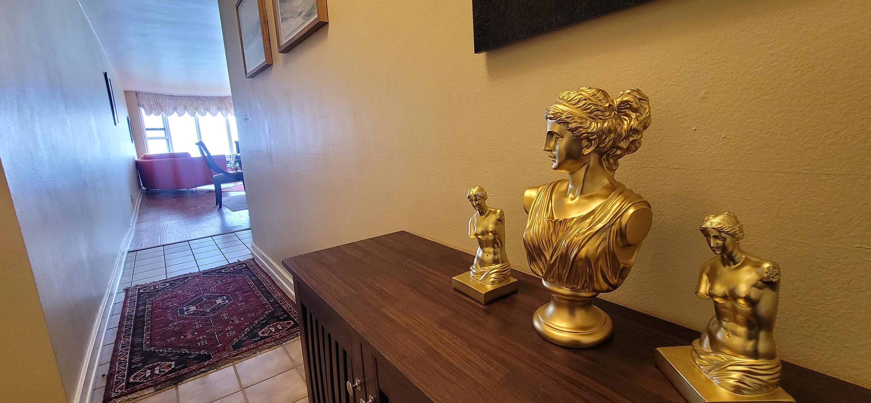 2525 Shore Dr, Milwaukee WI 53207-1973 exterior