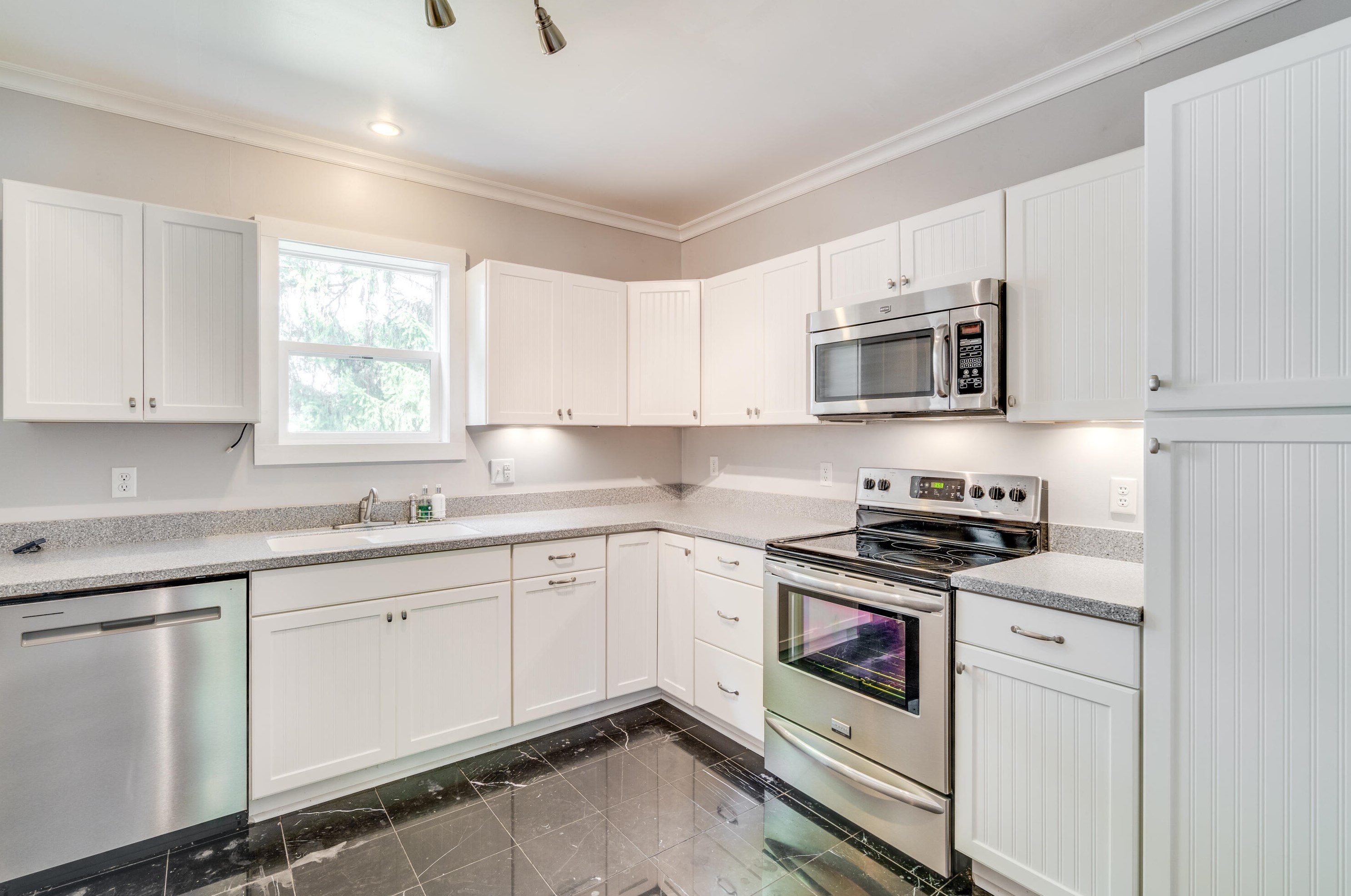 5802 36 Ave, Kenosha WI 53144-6918 exterior