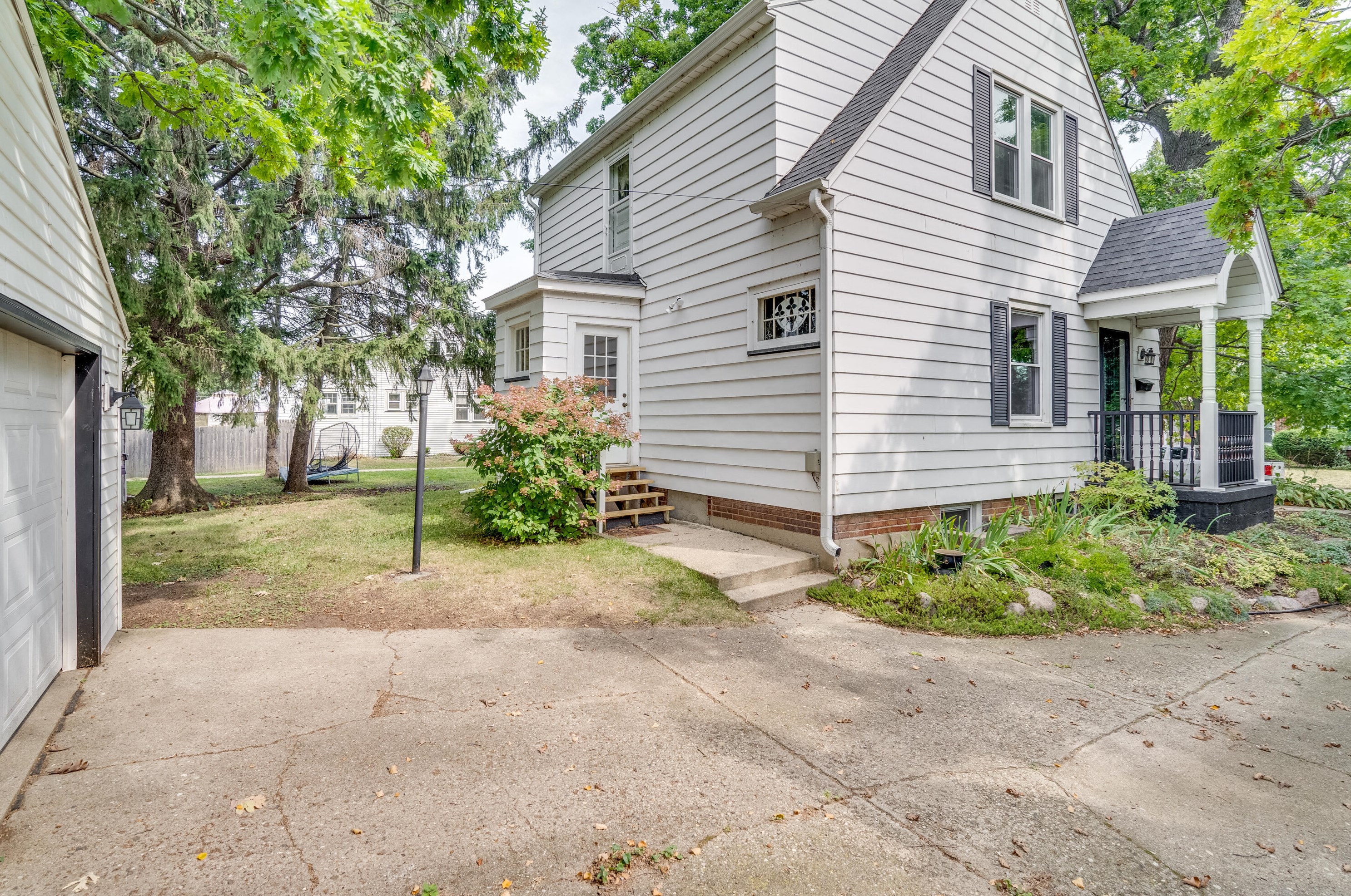 5802 36 Ave, Kenosha WI 53144-6918 exterior