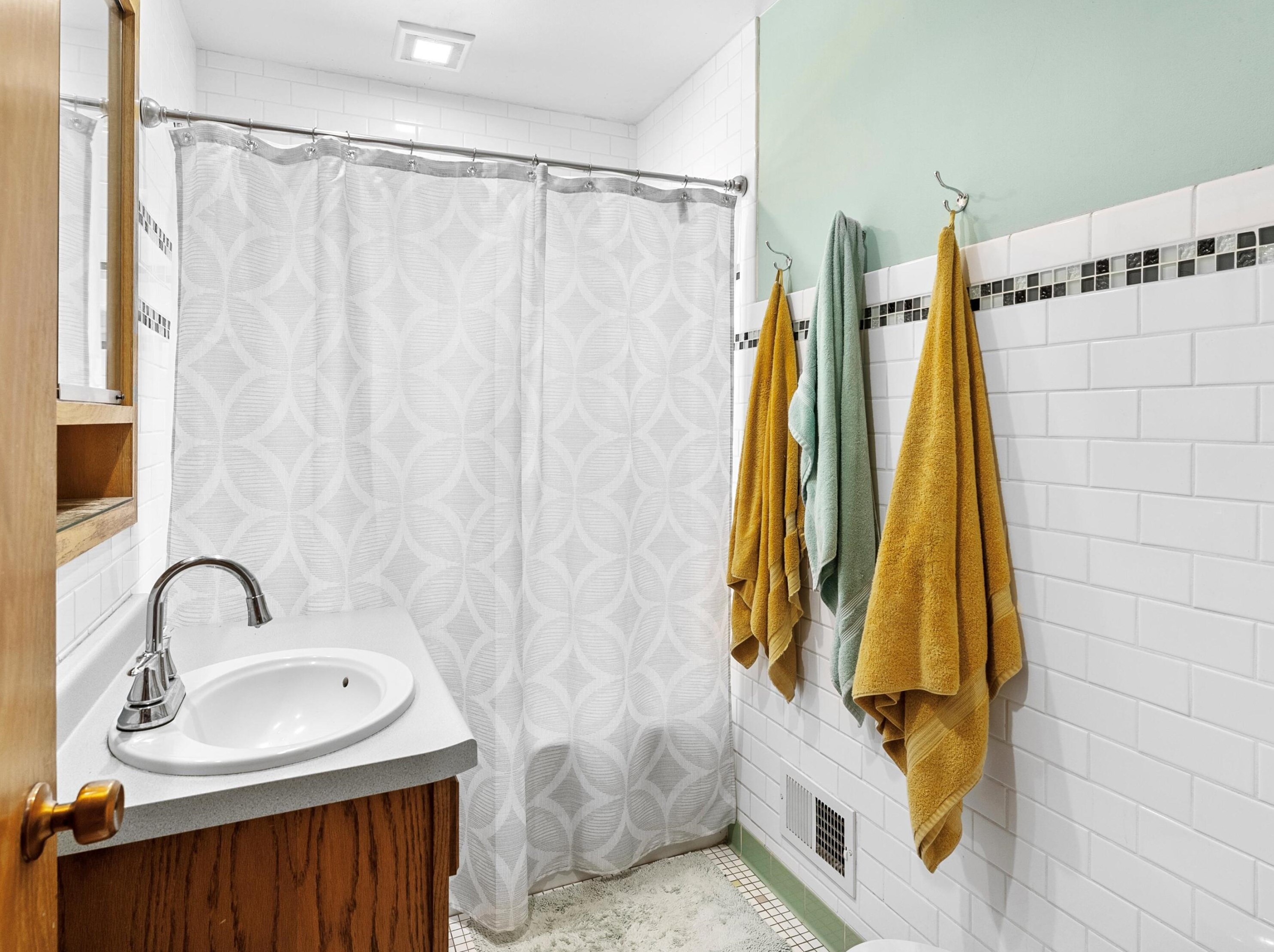 814 Flambeau St, Manitowoc WI 54220-6628 exterior