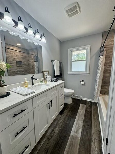 2448 111, Milwaukee WI 53226-4111 exterior