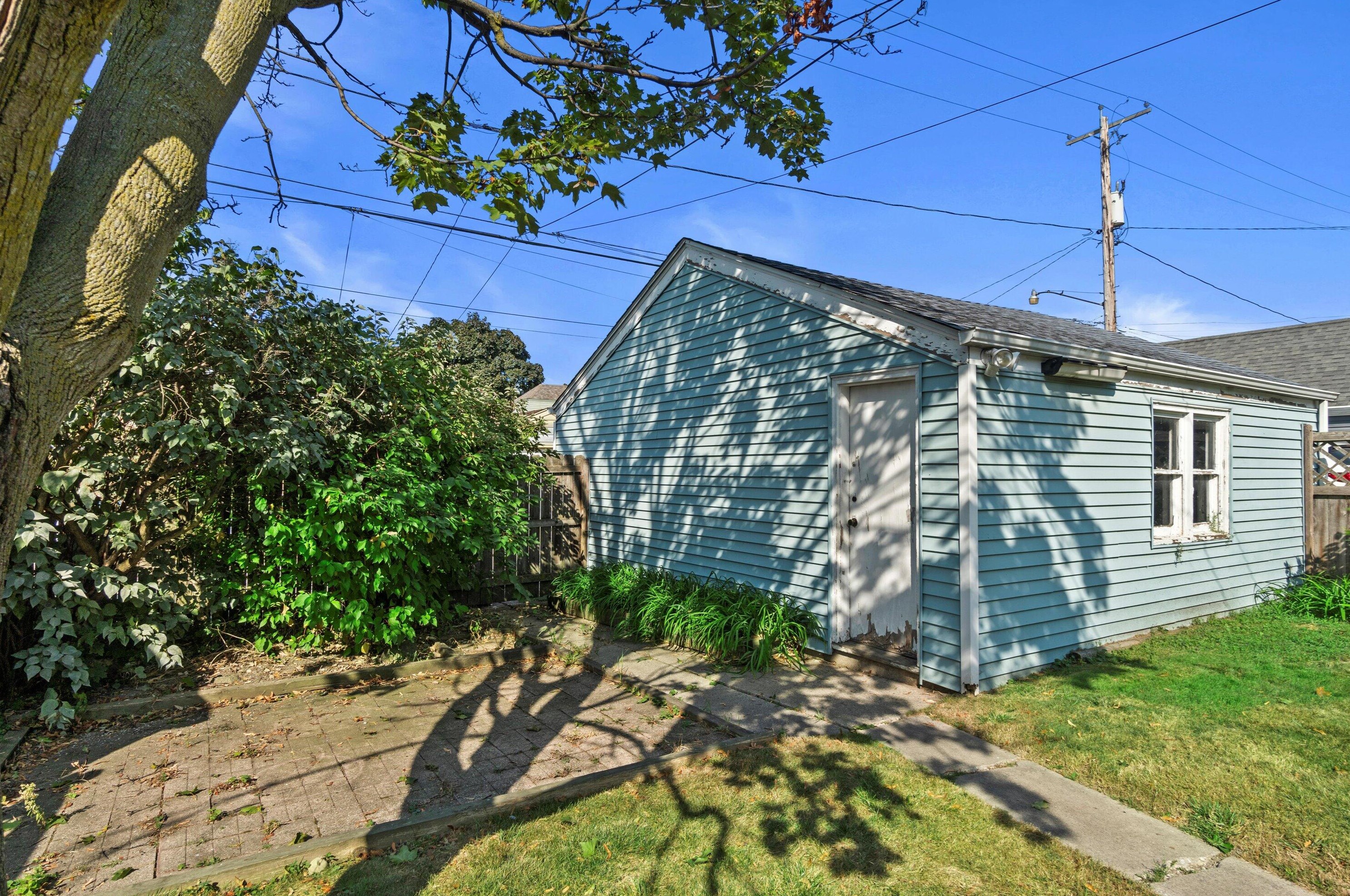 3235 25th St, Milwaukee WI  53215-4418 exterior
