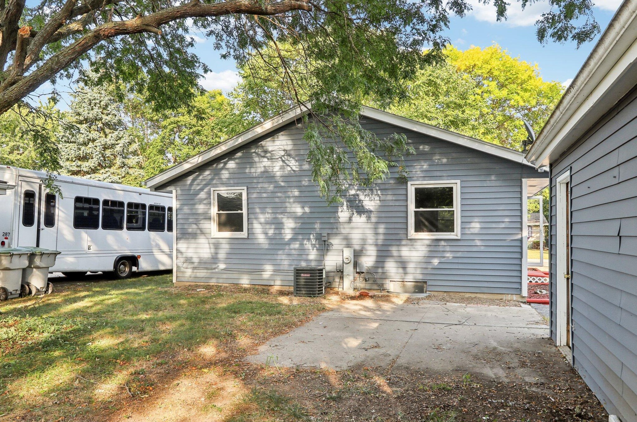 6413 105th St, Milwaukee WI  53224-5100 exterior