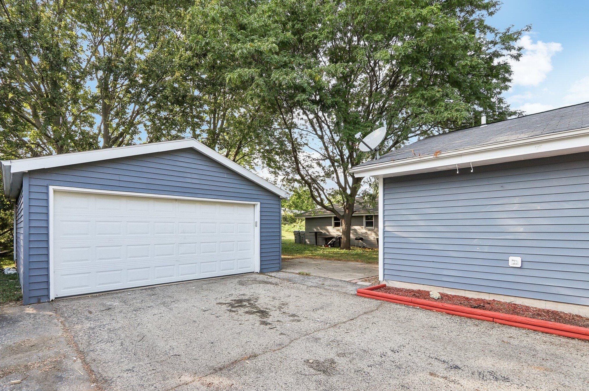 6413 105th St, Milwaukee WI  53224-5100 exterior