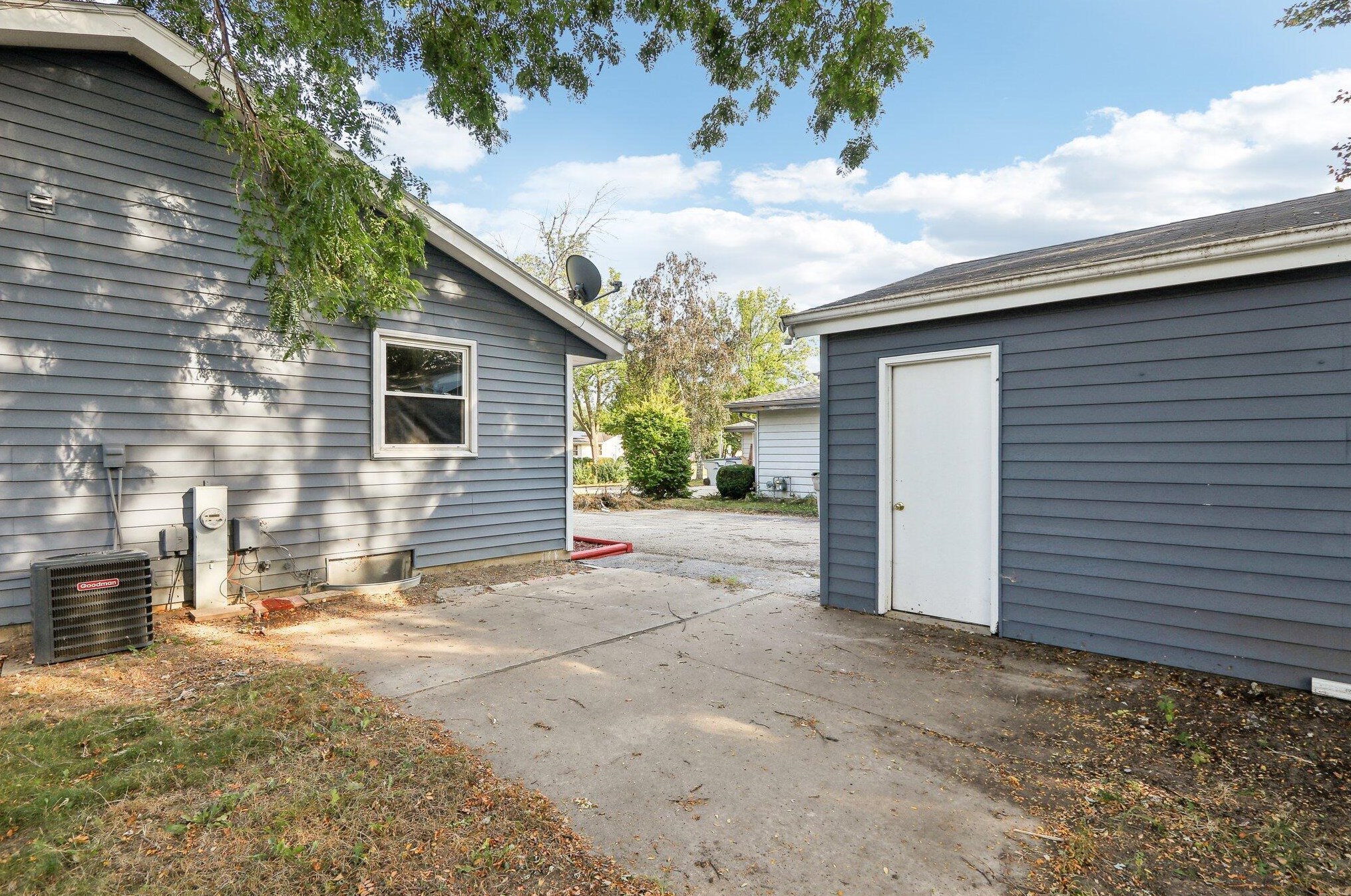 6413 105th St, Milwaukee WI  53224-5100 exterior