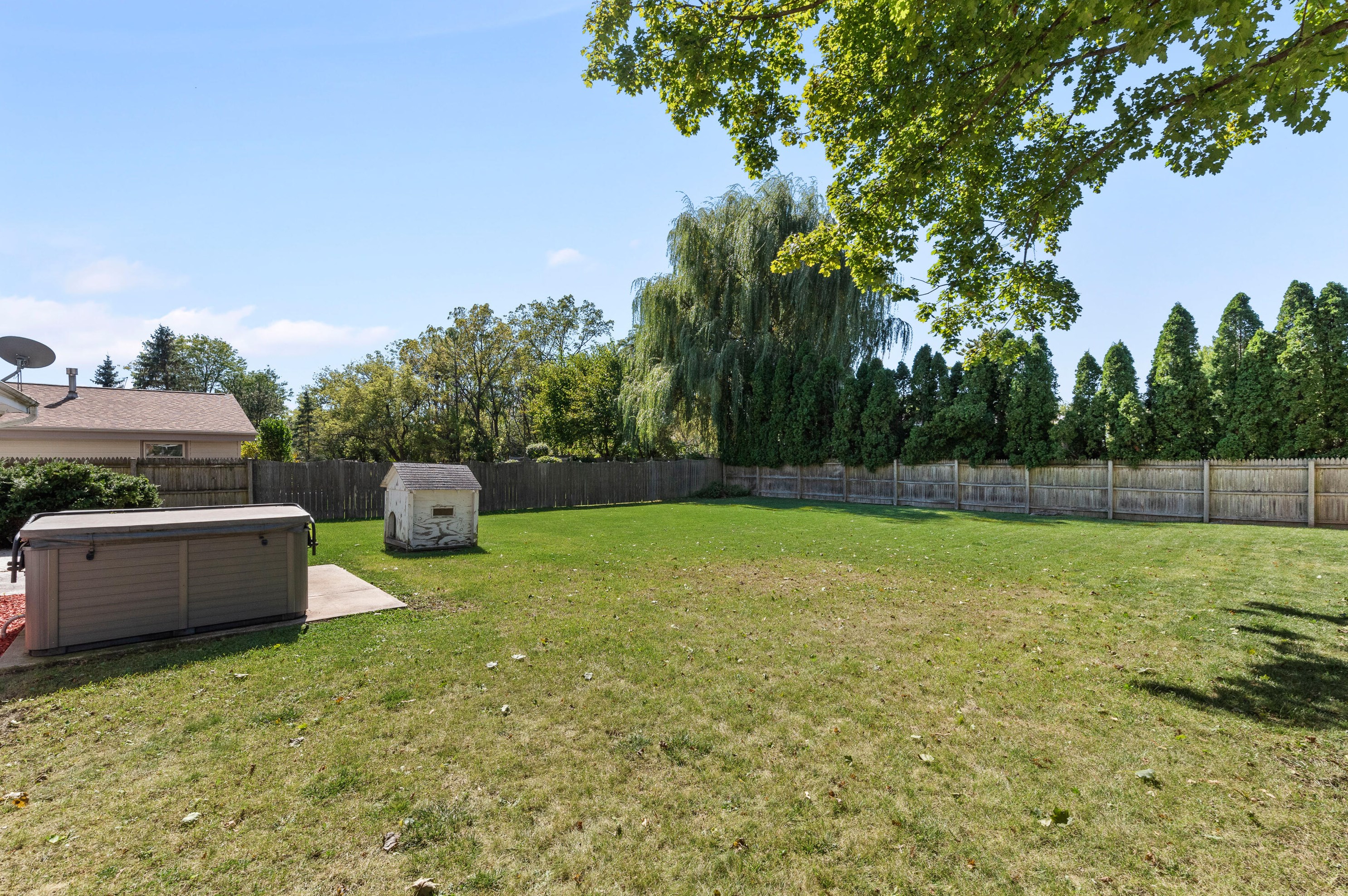 5855 111, Milwaukee WI 53227-1117 exterior