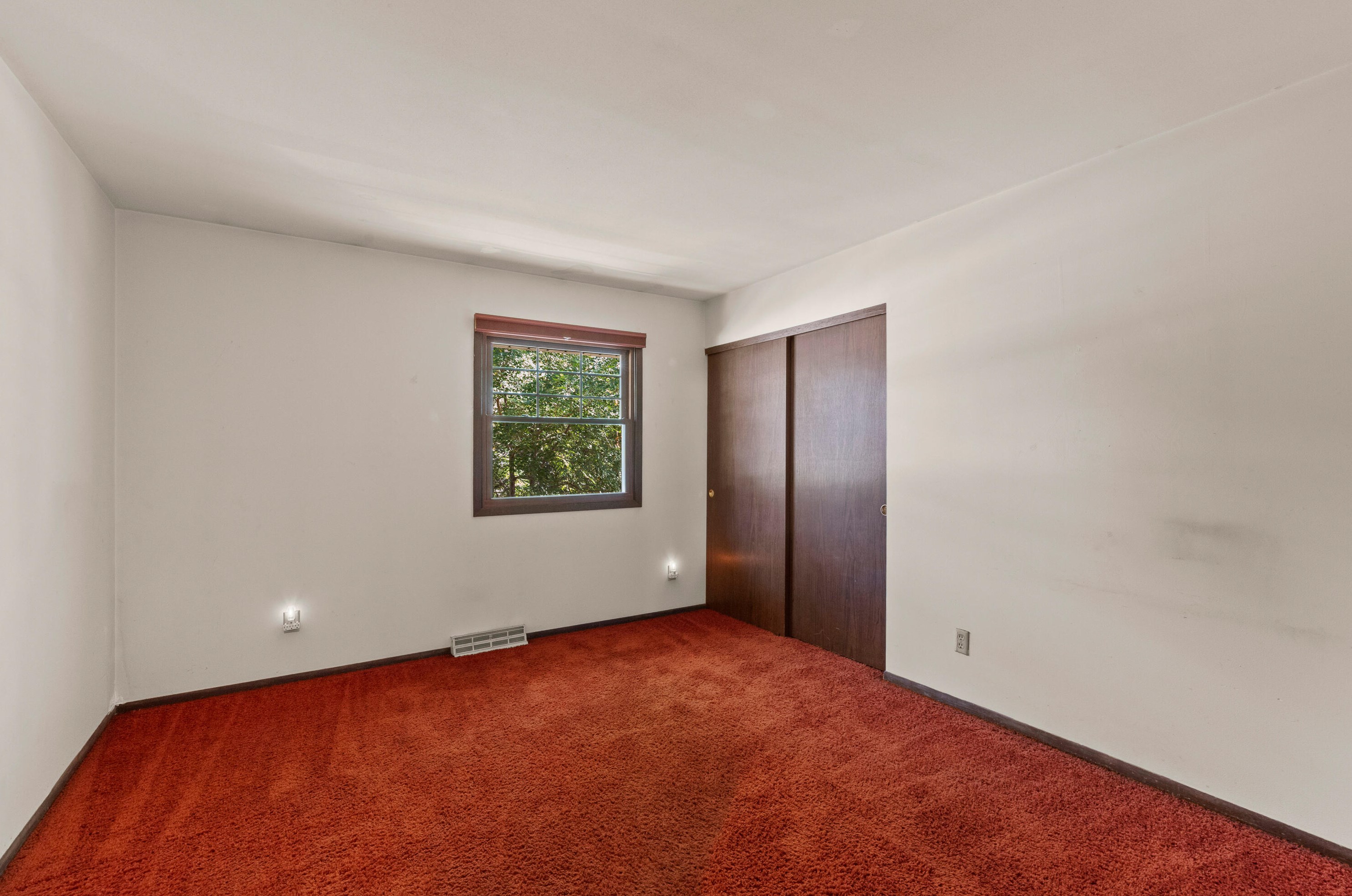 5855 111, Milwaukee WI 53227-1117 exterior