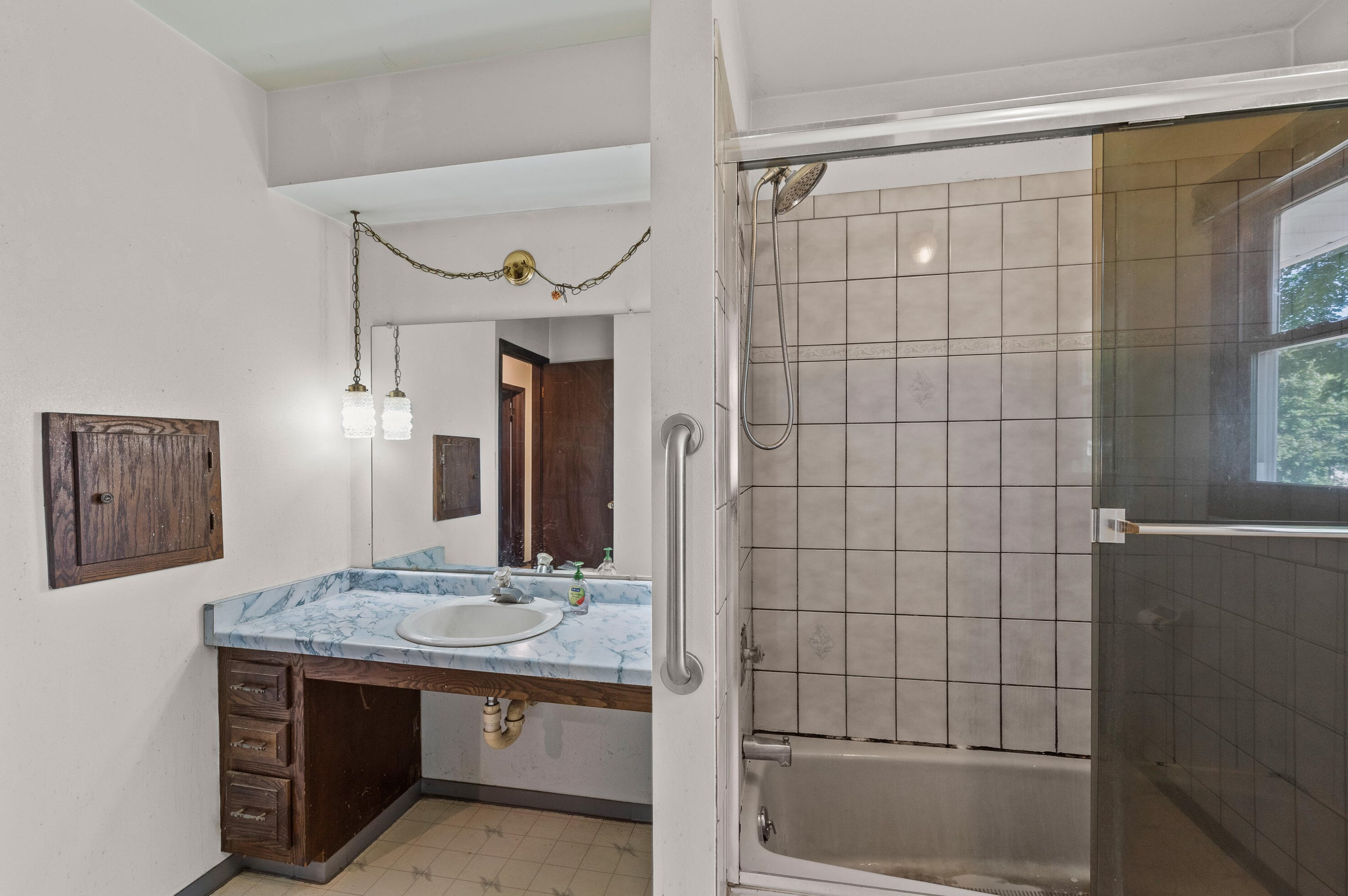 5855 111, Milwaukee WI 53227-1117 exterior