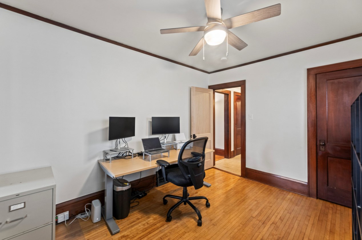 900 56, Milwaukee WI 53214-3327 exterior