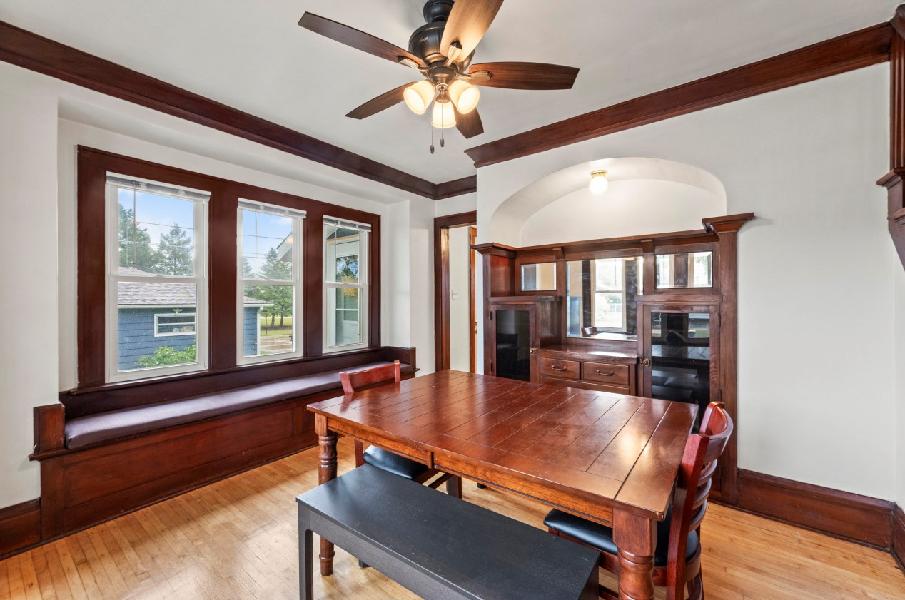 900 56, Milwaukee WI 53214-3327 exterior