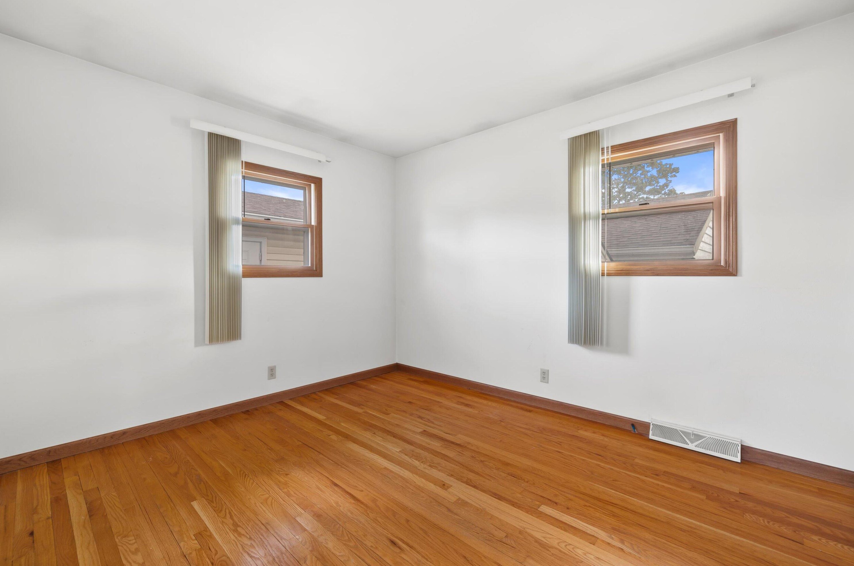 5204 62 St, Kenosha WI 53142-3043 exterior