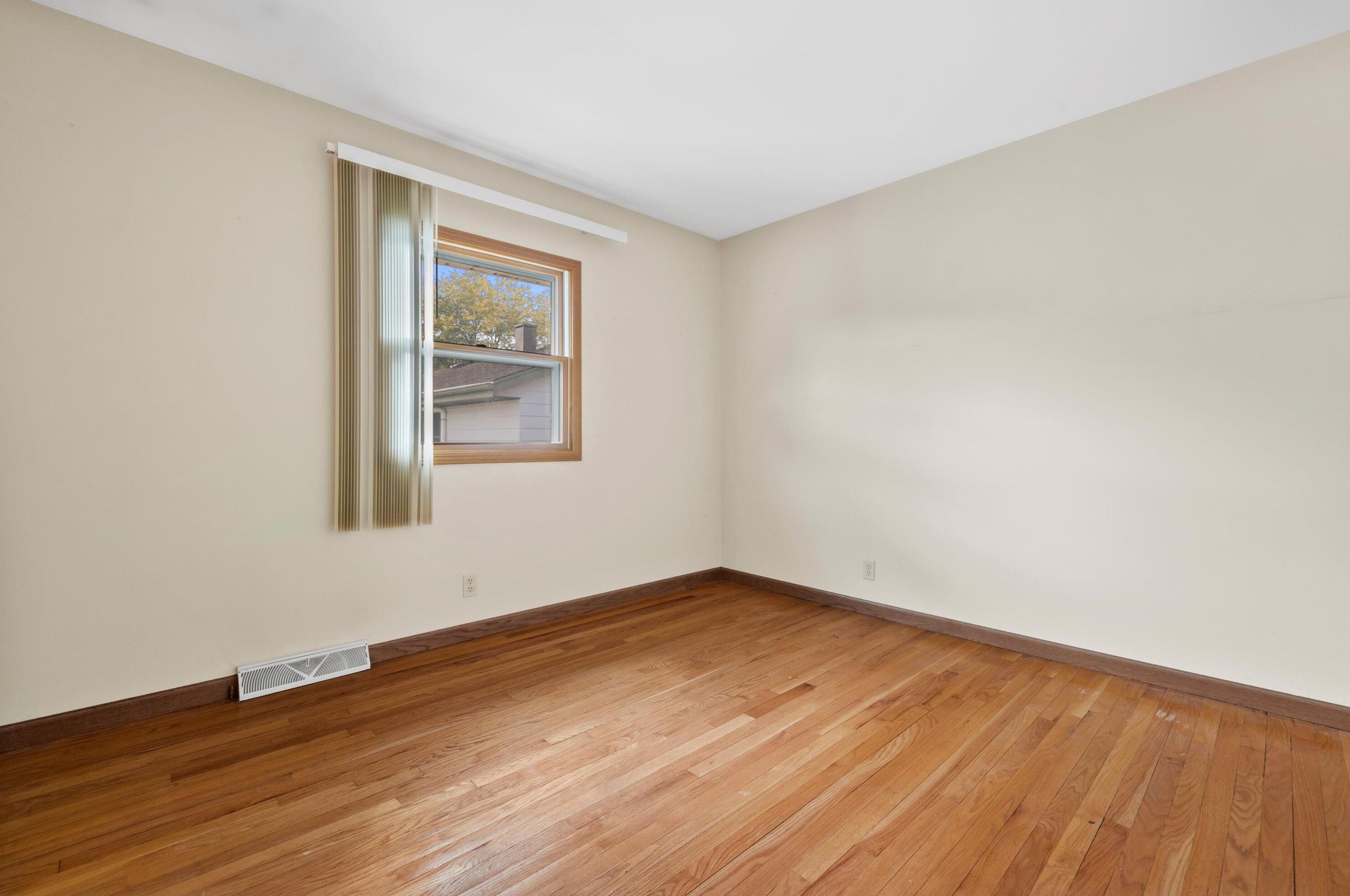 5204 62 St, Kenosha WI 53142-3043 exterior