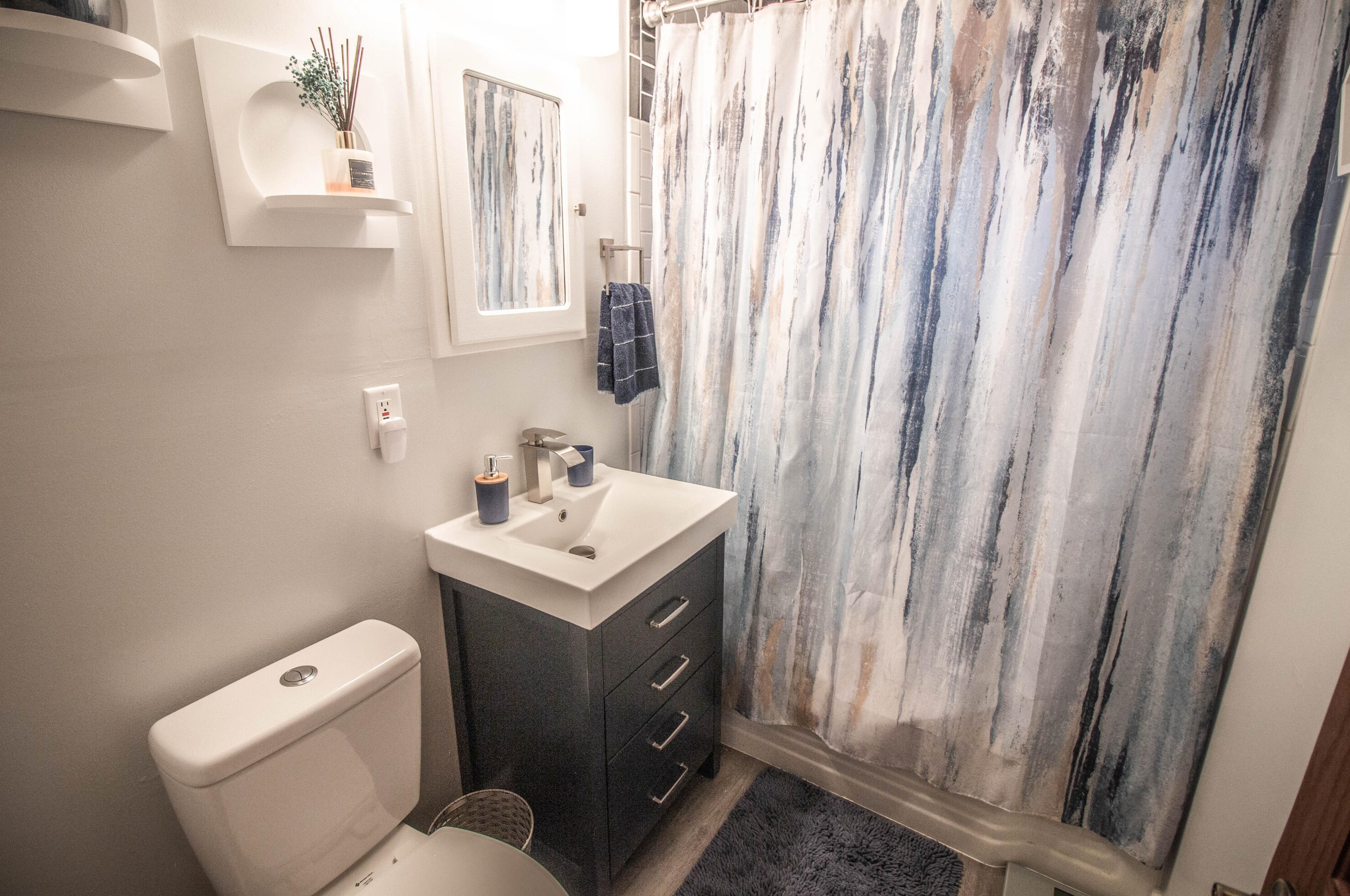 1641 53, Milwaukee WI 53214-5328 exterior