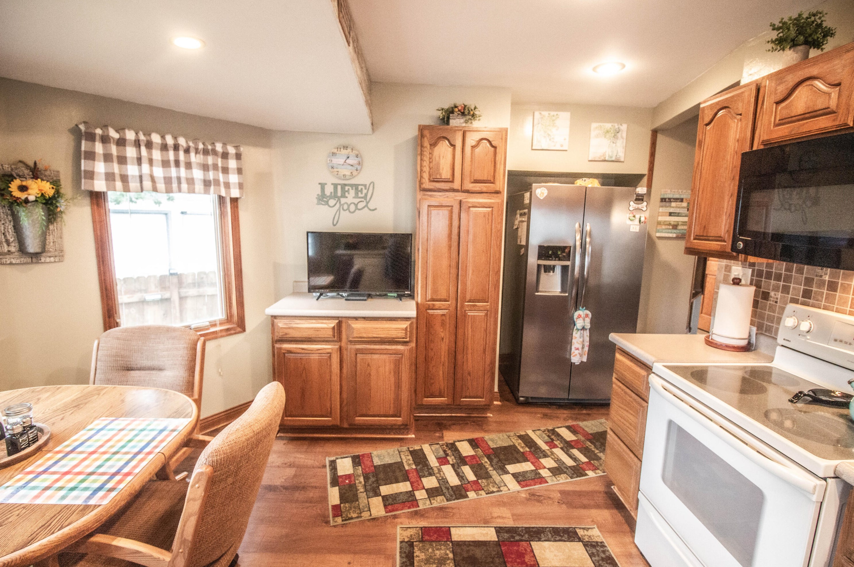 1641 53, Milwaukee WI 53214-5328 exterior