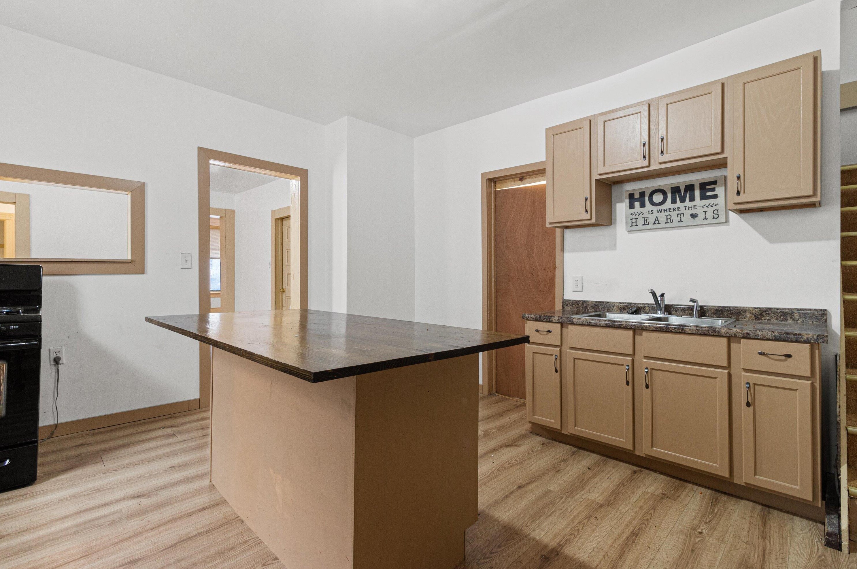 2622 20th St, Milwaukee WI 53215-3015 exterior