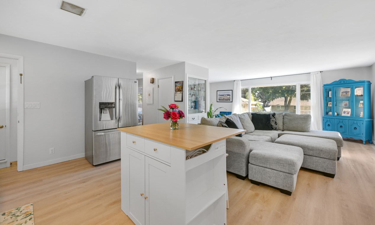 1661 118, Milwaukee WI 53226-3023 exterior