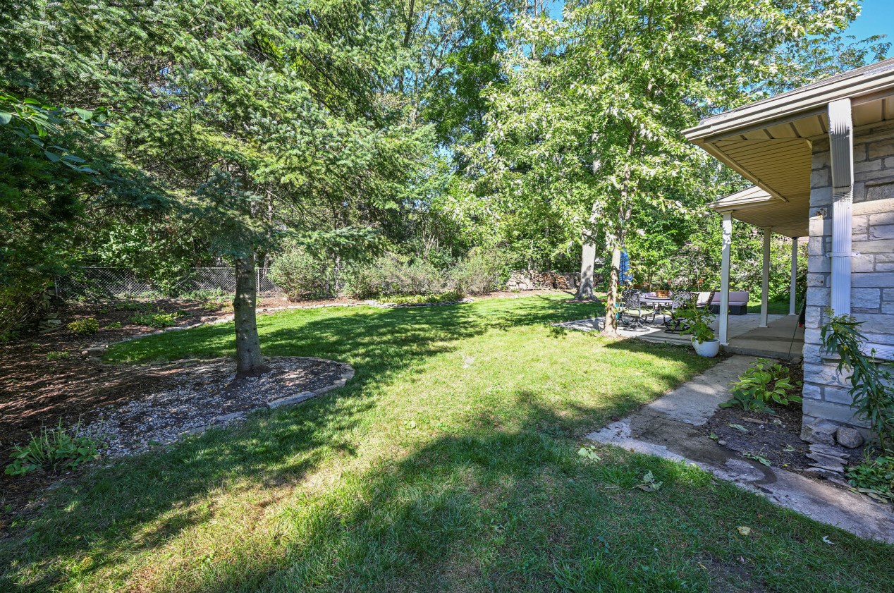 1661 118, Milwaukee WI 53226-3023 exterior