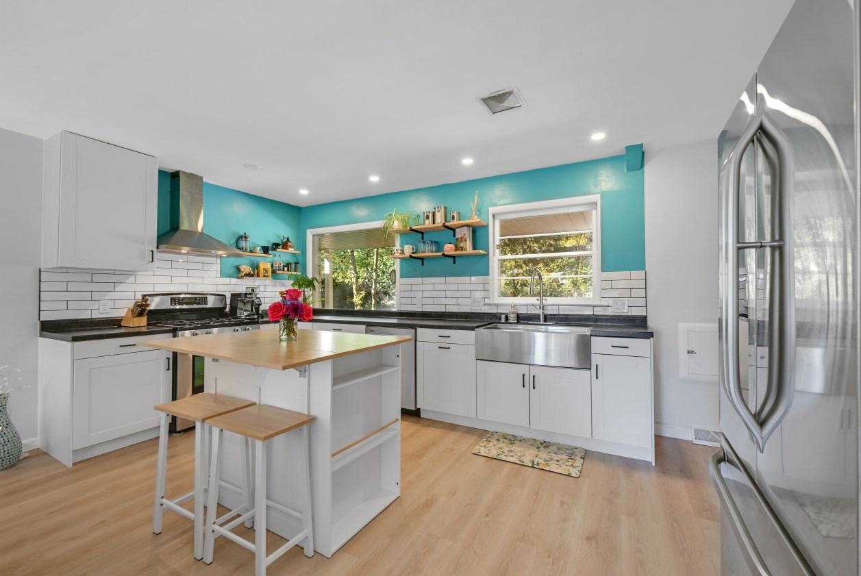 1661 118, Milwaukee WI 53226-3023 exterior