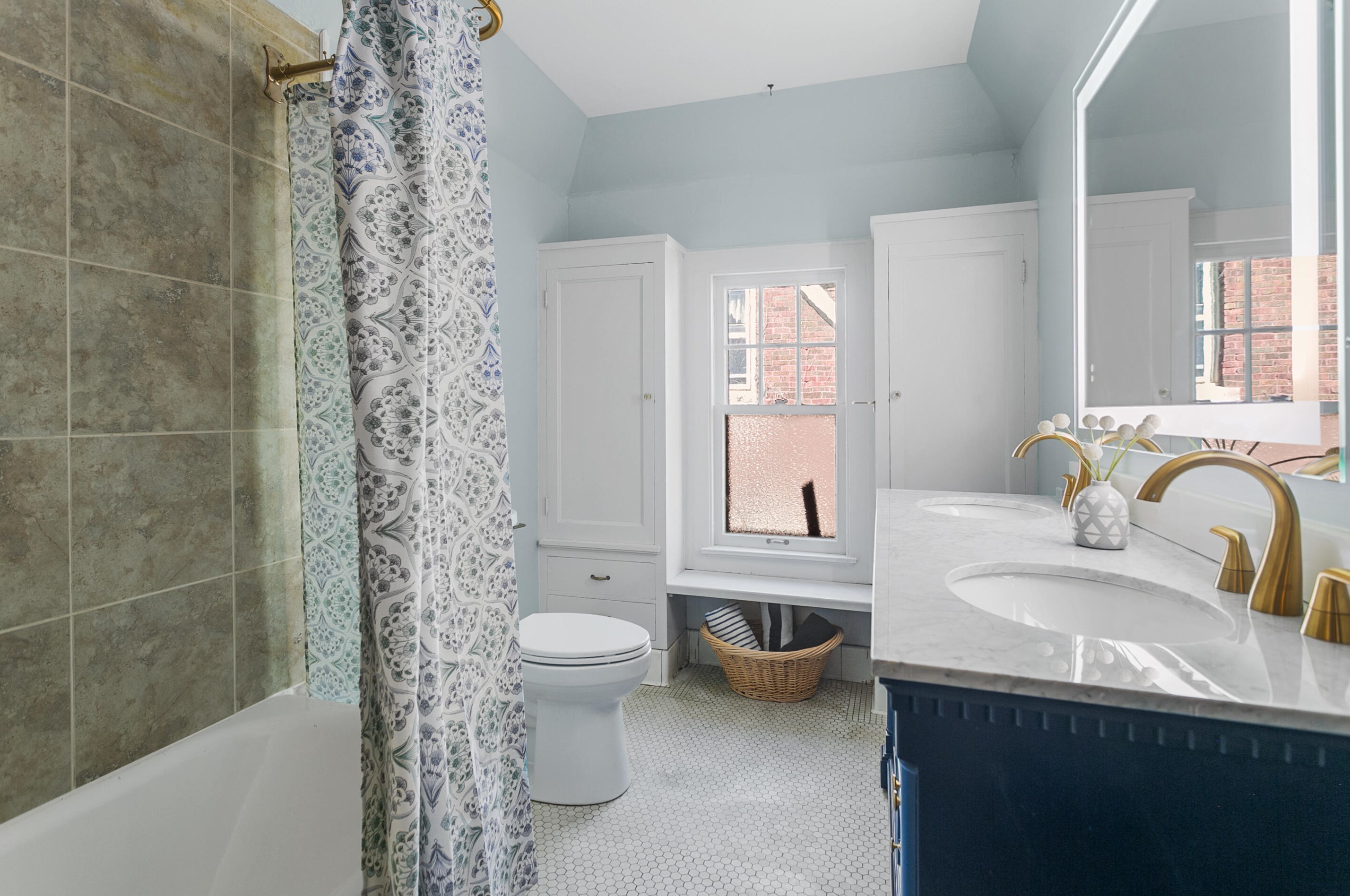 2030 53, Milwaukee WI 53208-1762 exterior