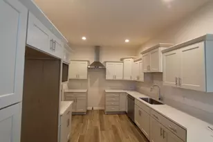 310 N Trailview Circle, Racine, WI 53185 - Photo 15