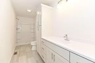 310 N Trailview Circle, Racine, WI 53185 - Photo 17