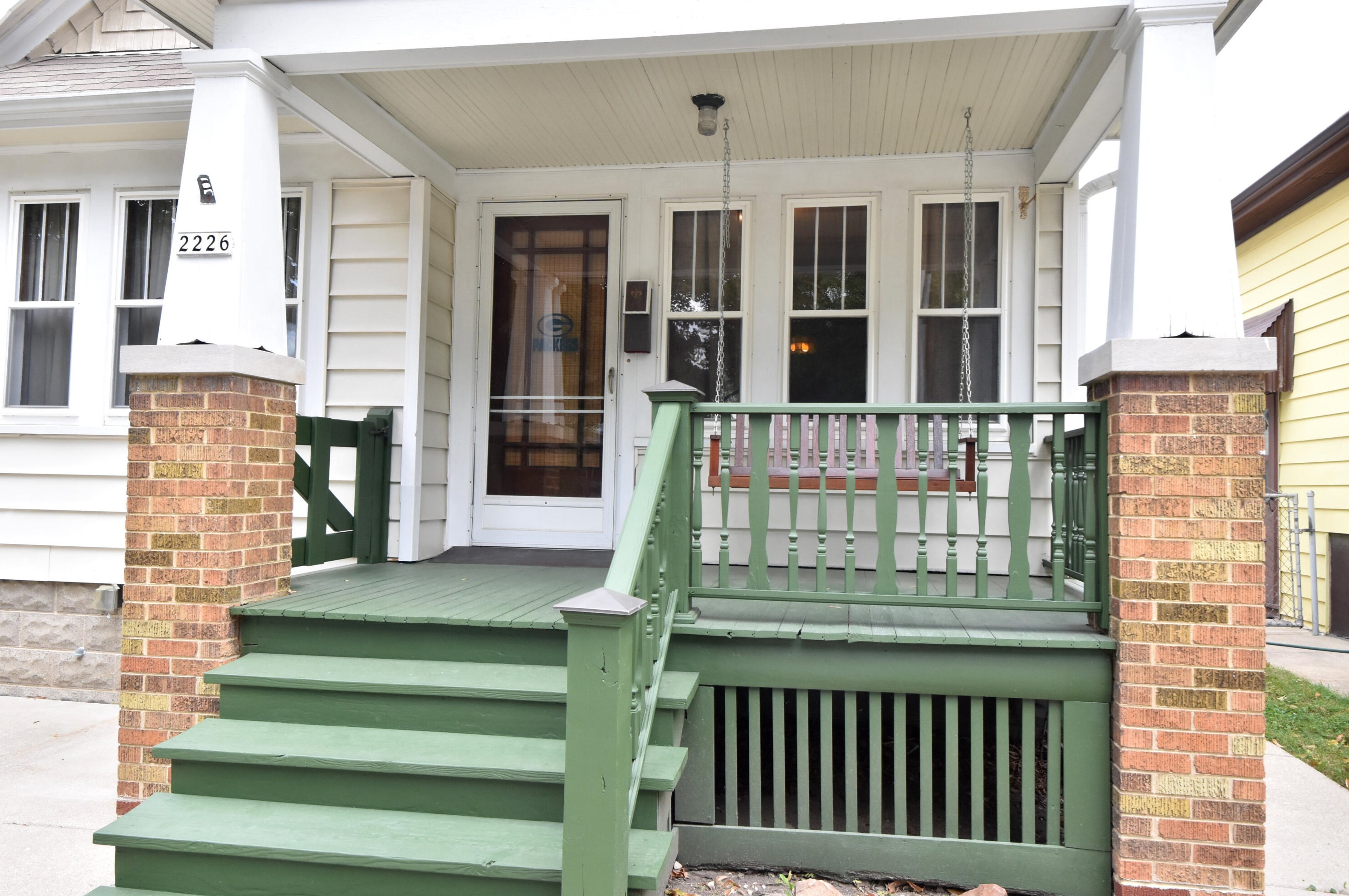 2226 69, Milwaukee WI 53213-1926 exterior