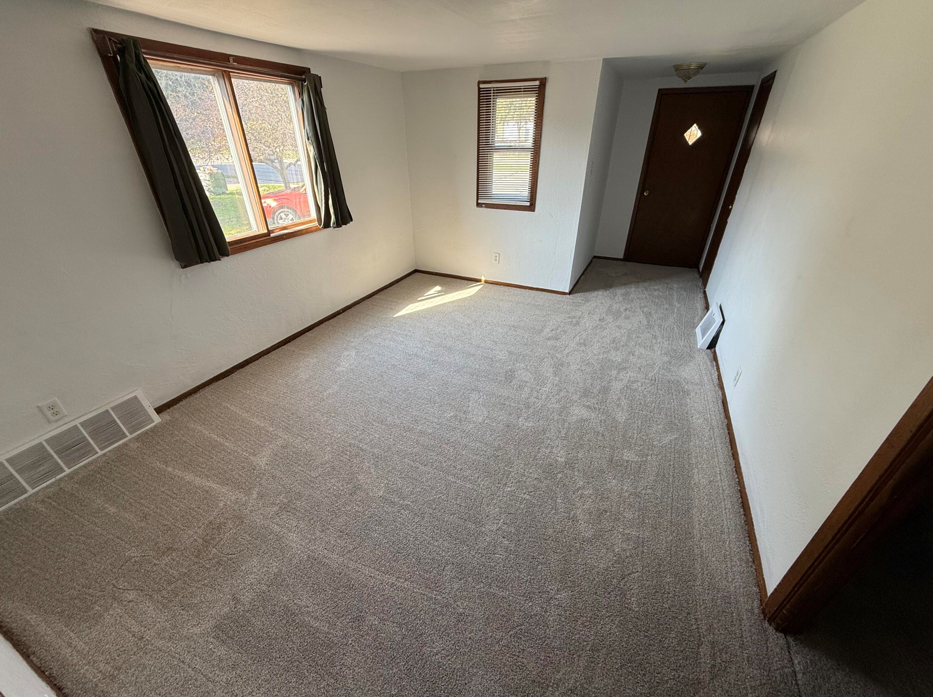 5201 Mill Rd, Milwaukee WI  53218-1305 exterior