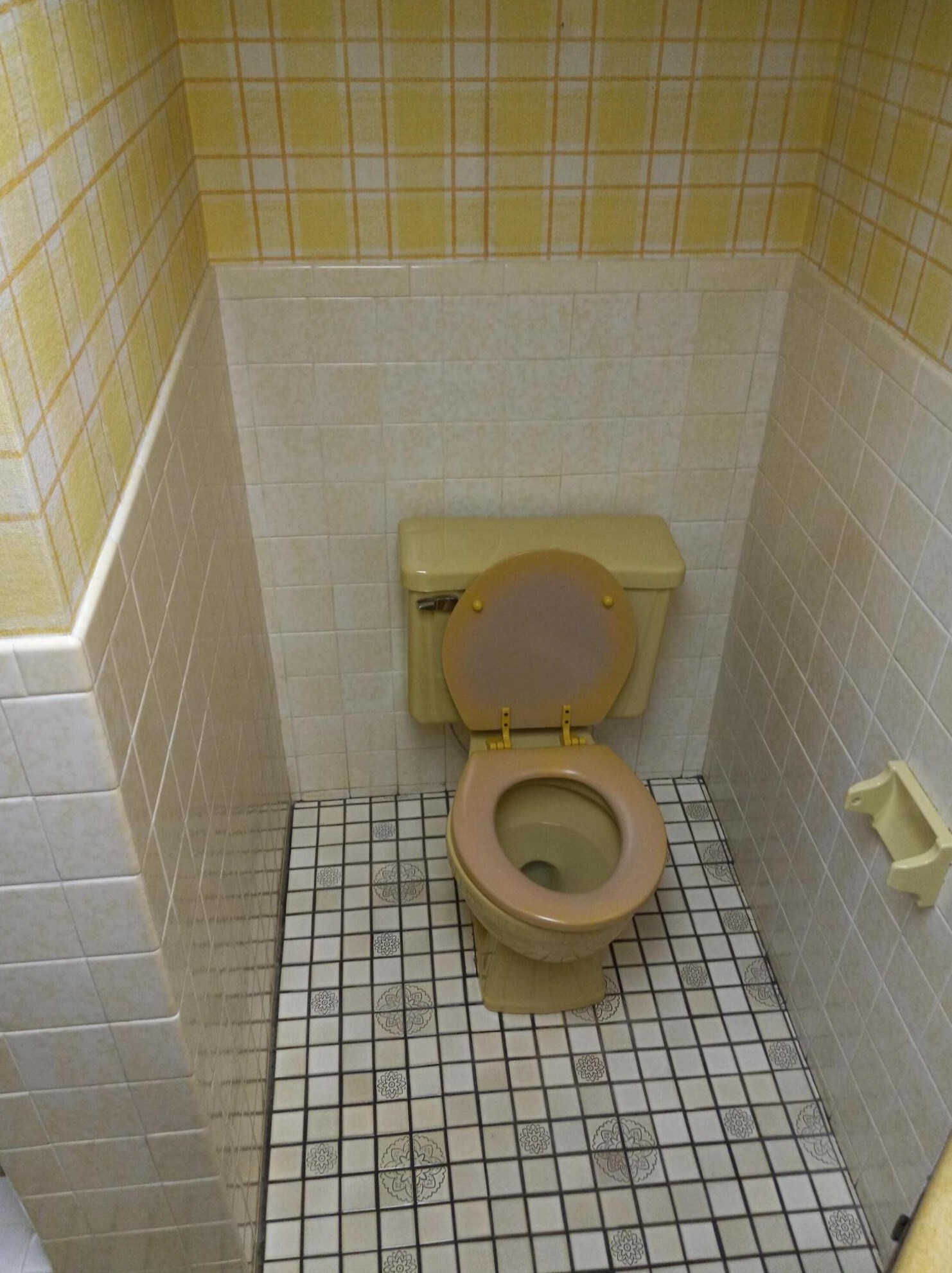 4054 64, Milwaukee WI 53216-1148 exterior