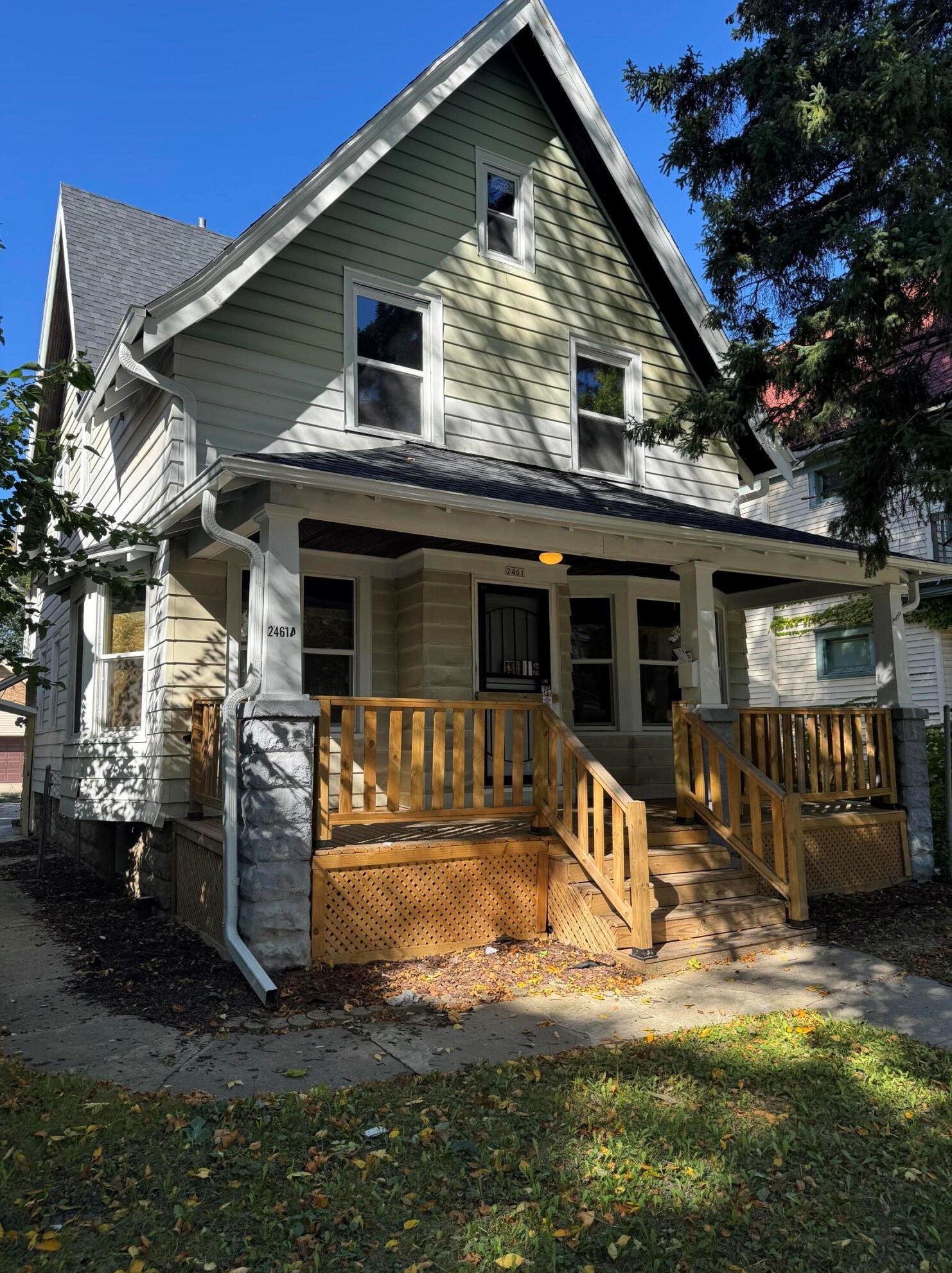 2461 44th St, Milwaukee WI  53219-2323 exterior