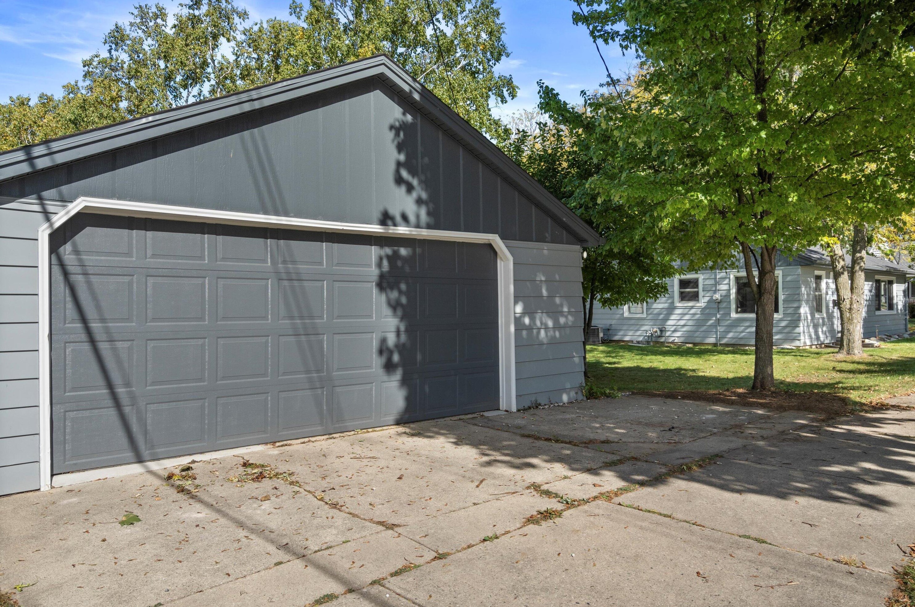 3175 56, Milwaukee WI 53219-4438 exterior