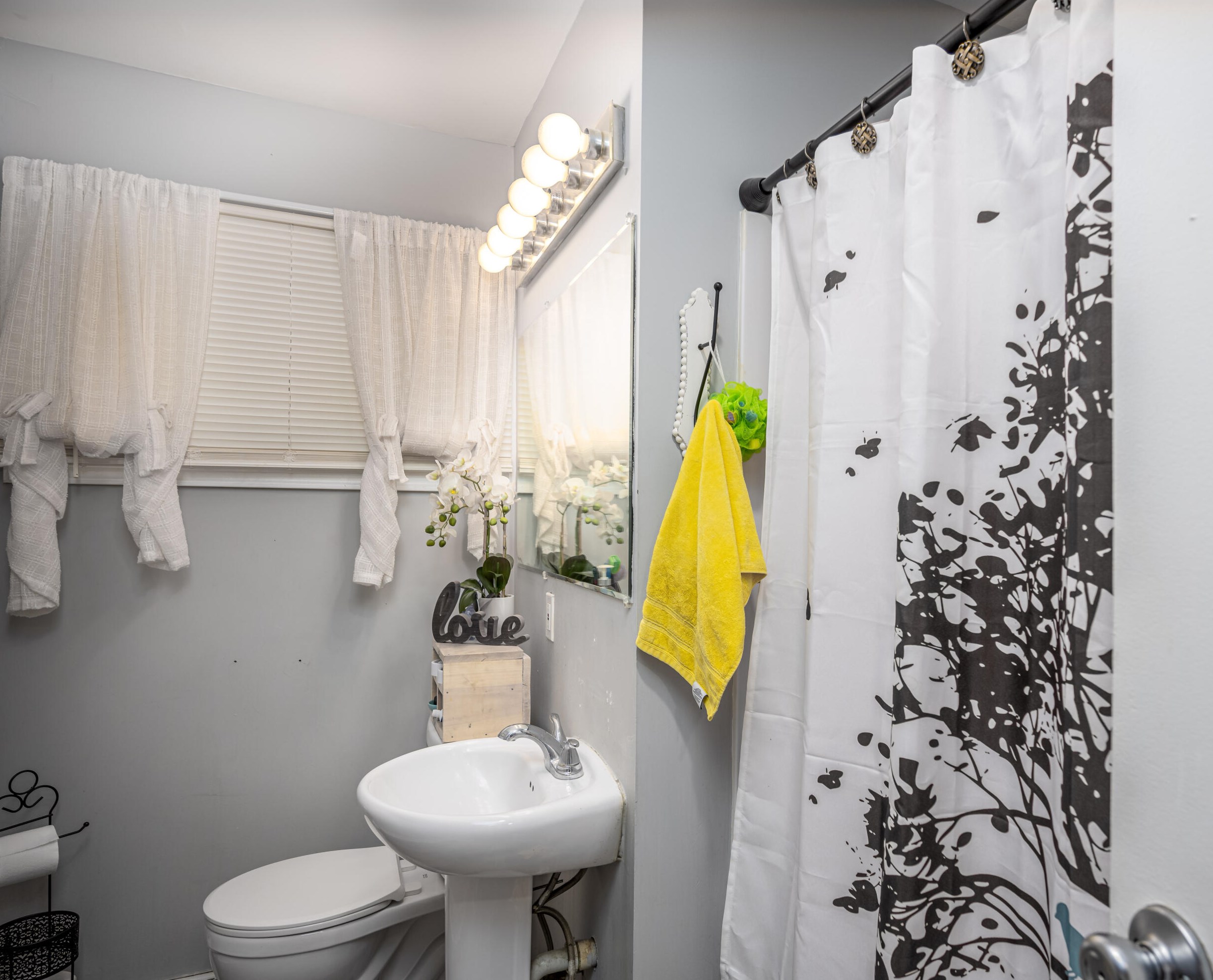 5224 56, Milwaukee WI 53218-3214 exterior