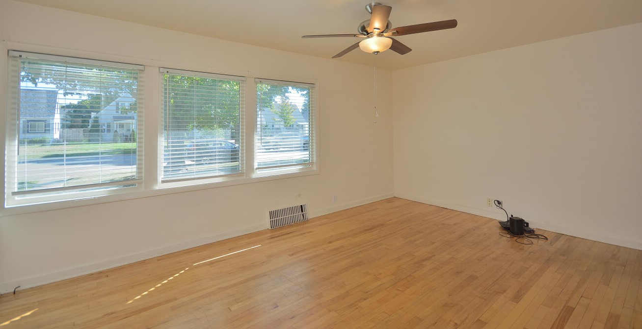 3821 20th St, Milwaukee WI 53221-1514 exterior