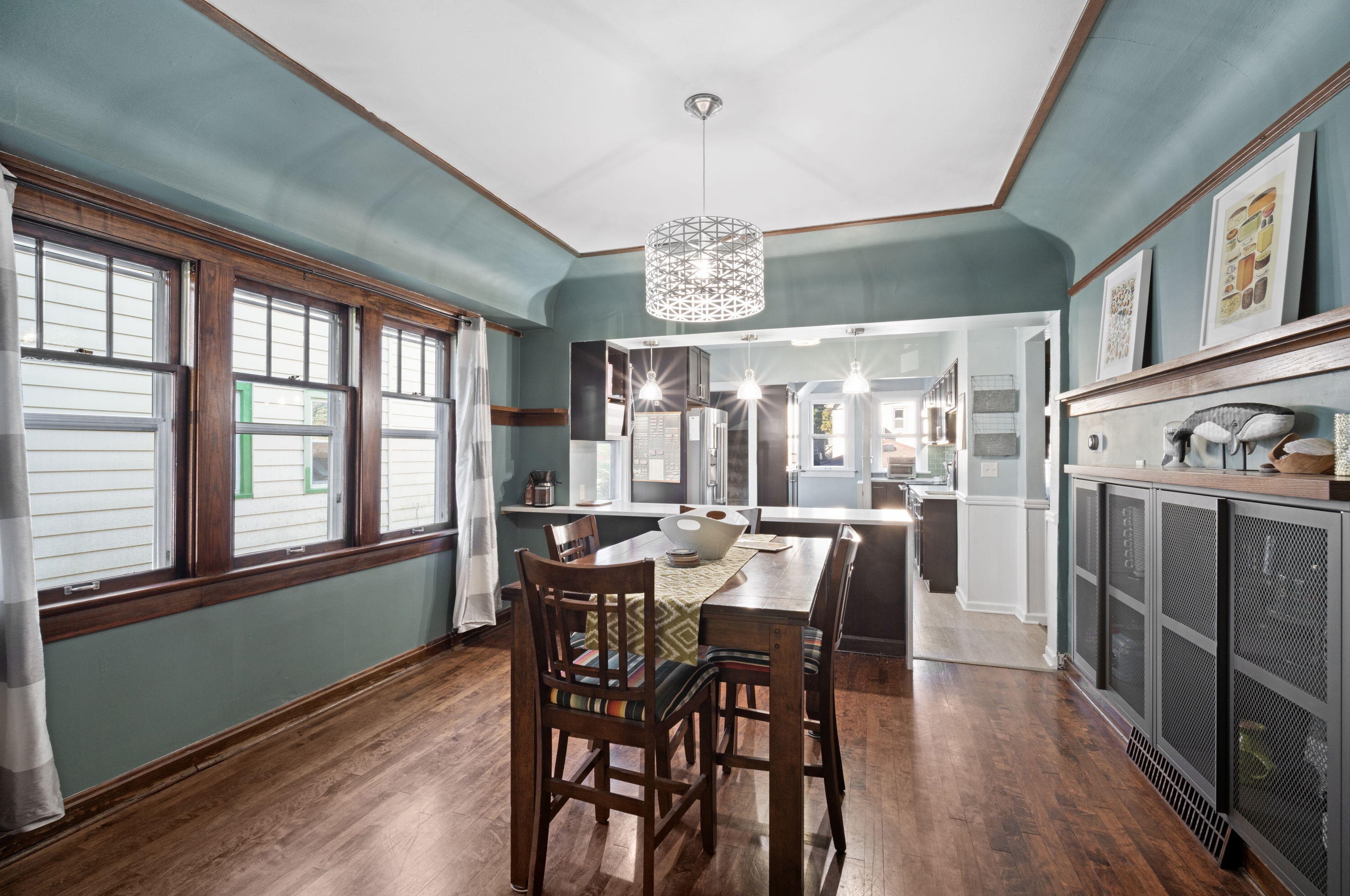 2179 56, Milwaukee WI 53219-1507 exterior