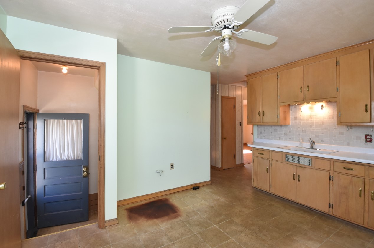 2370 64, Milwaukee WI 53219-2014 exterior