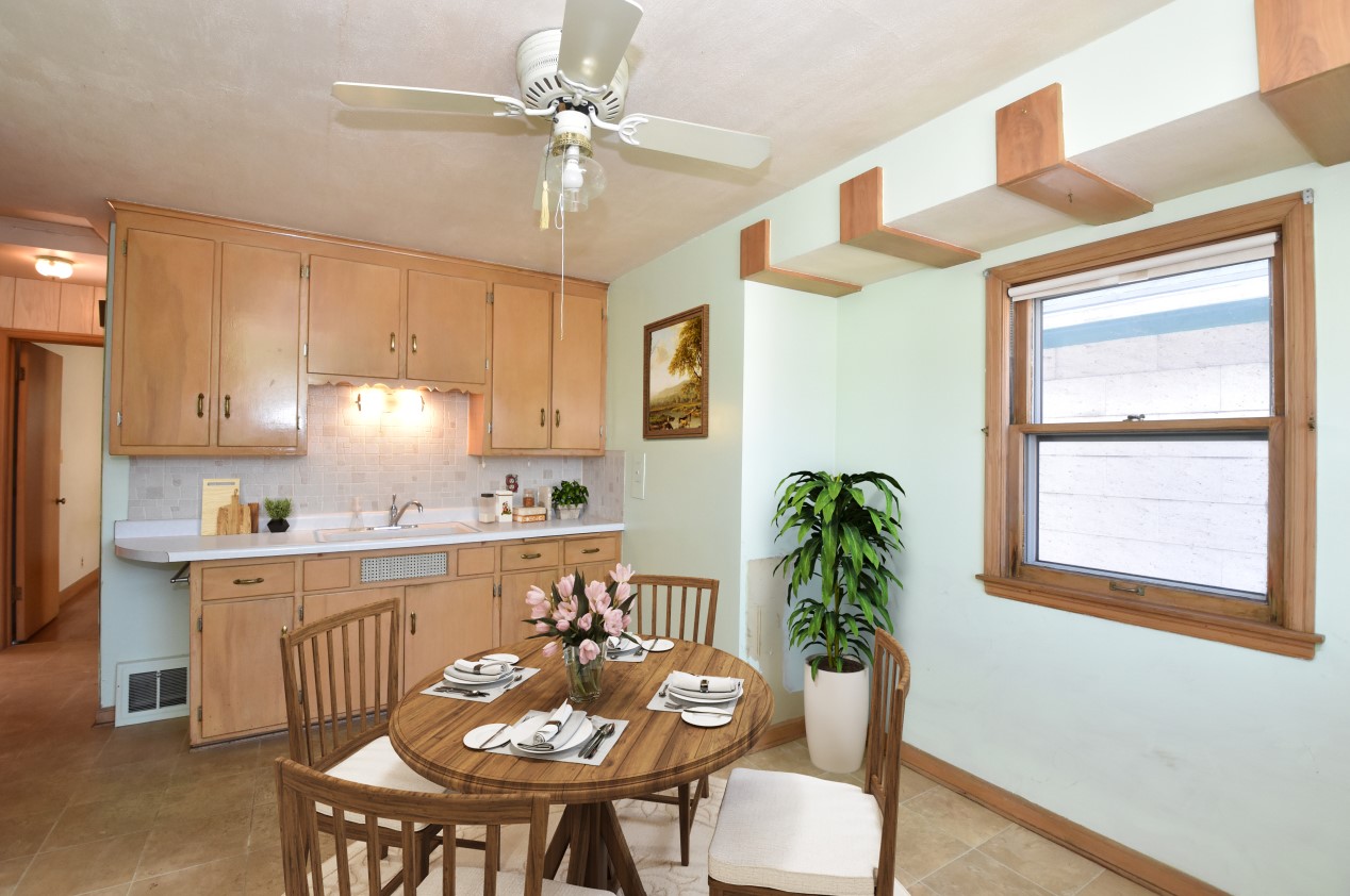 2370 64, Milwaukee WI 53219-2014 exterior