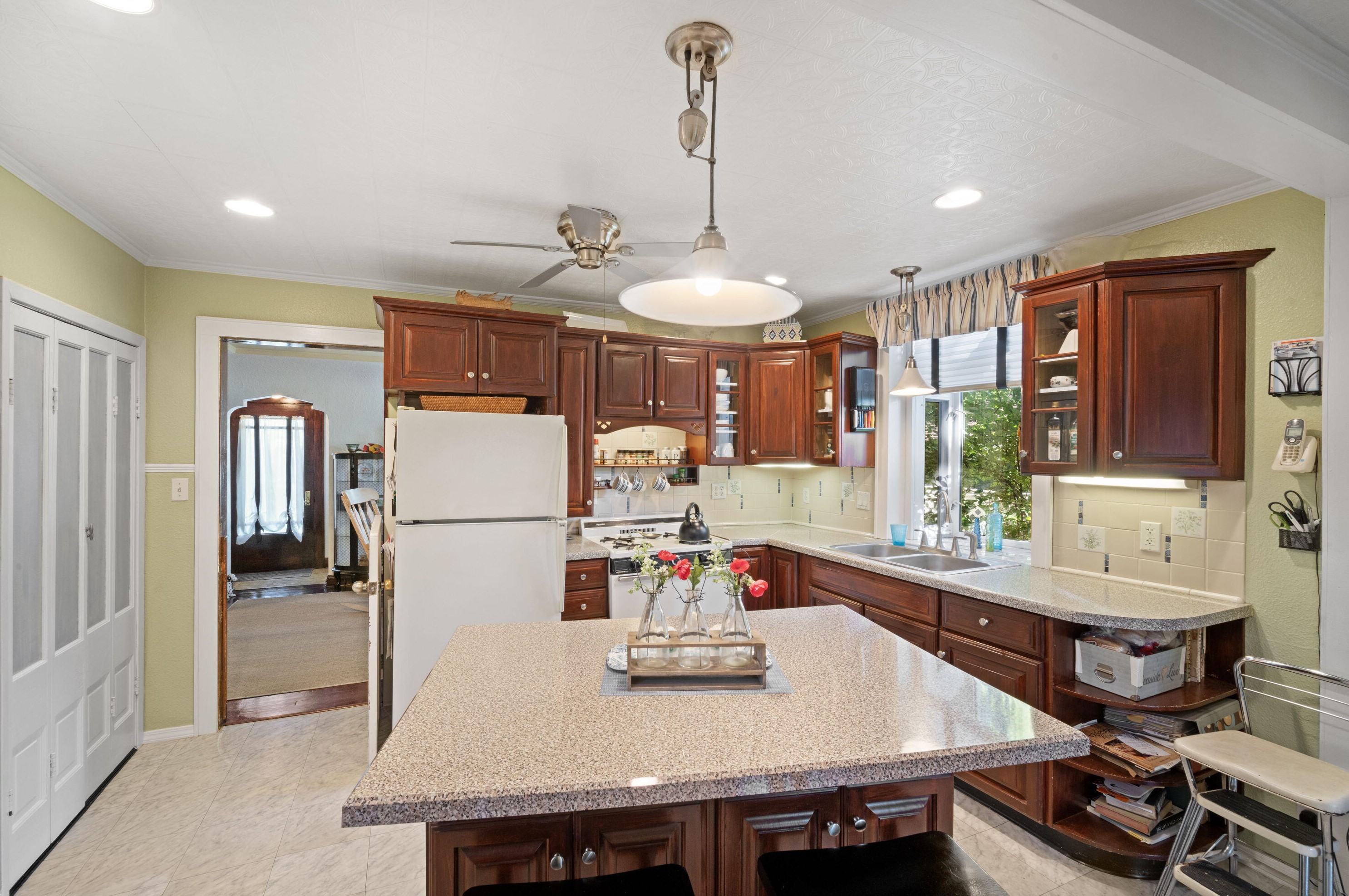 6485 56, Milwaukee WI 53223-5947 exterior