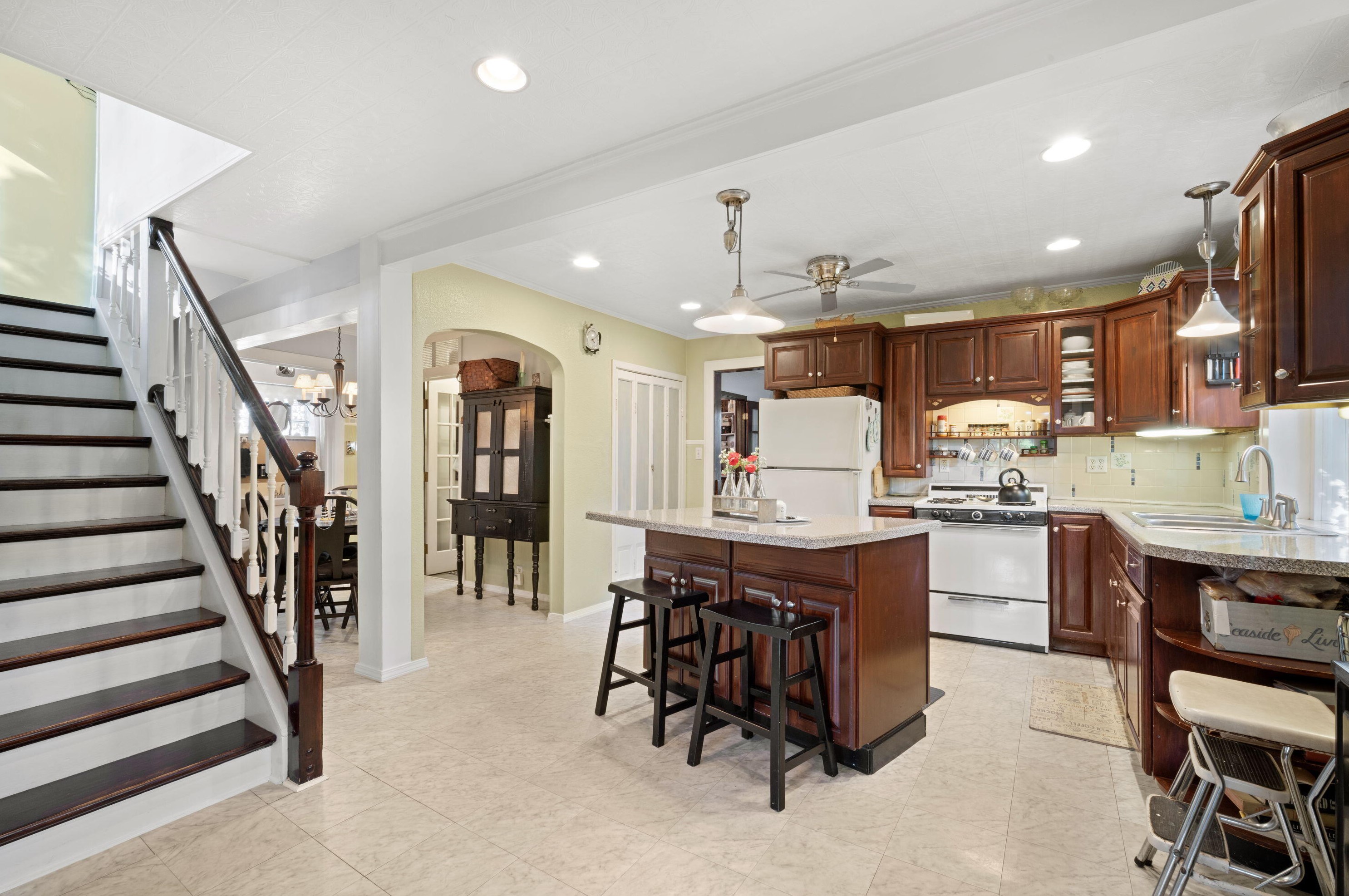 6485 56, Milwaukee WI 53223-5947 exterior