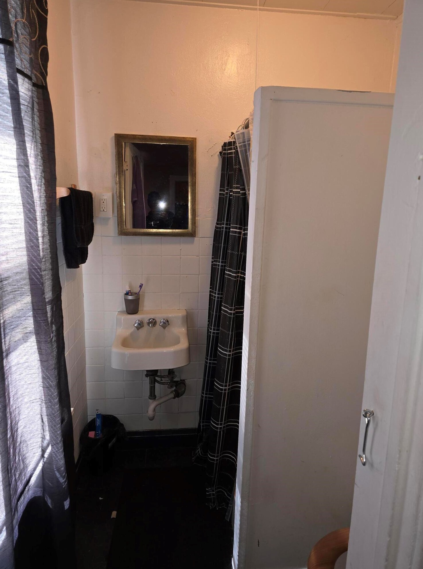 1559 9th St, Milwaukee WI  53204-2214 exterior