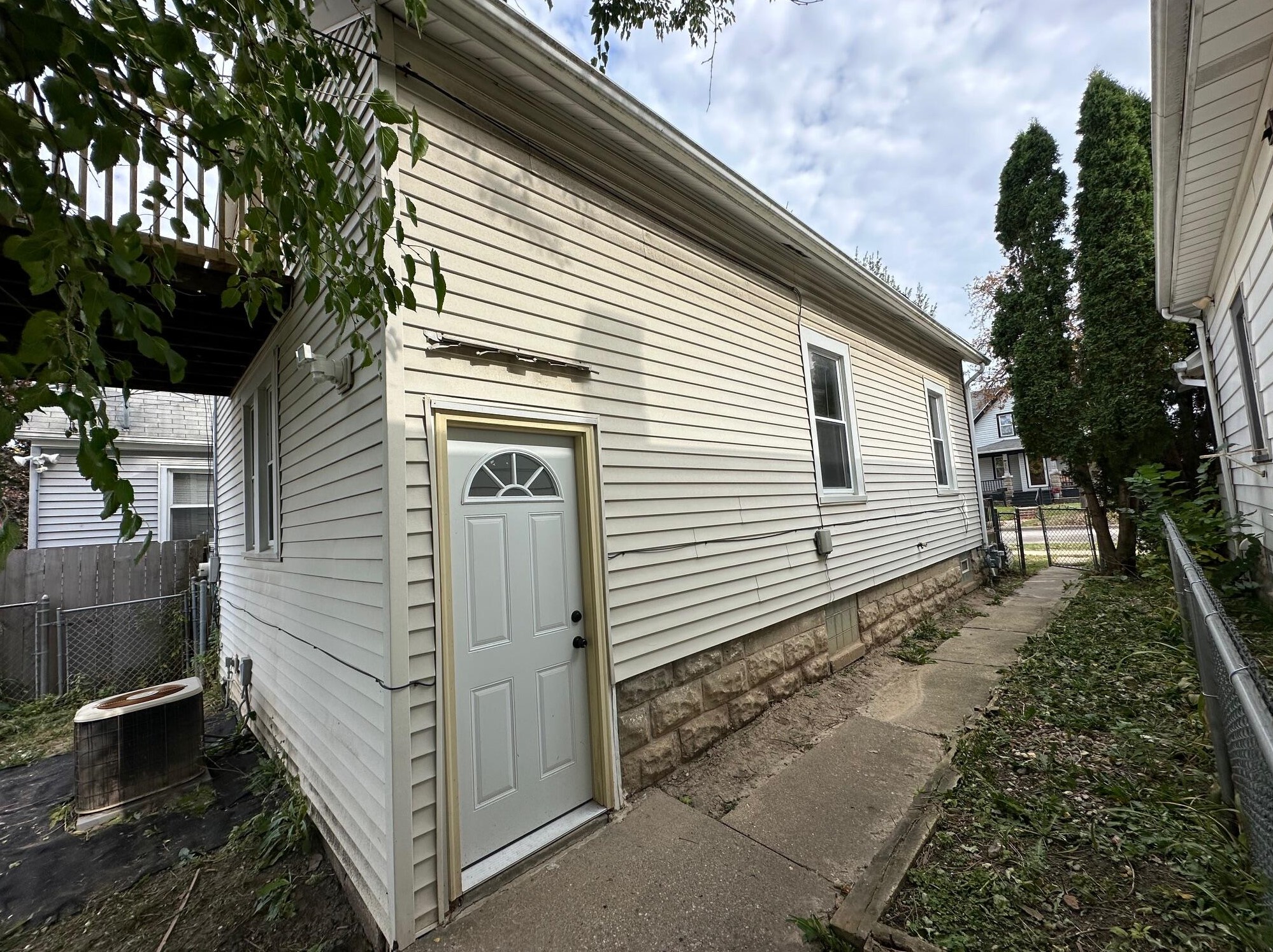 505 73 St, Milwaukee WI 53219-1212 exterior